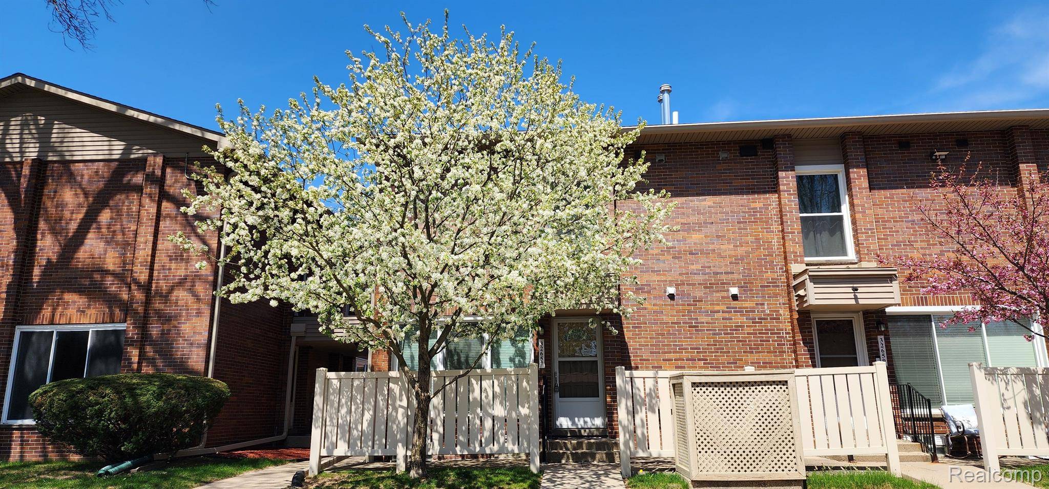 Livonia, MI 48154,32657 Five Mile RD