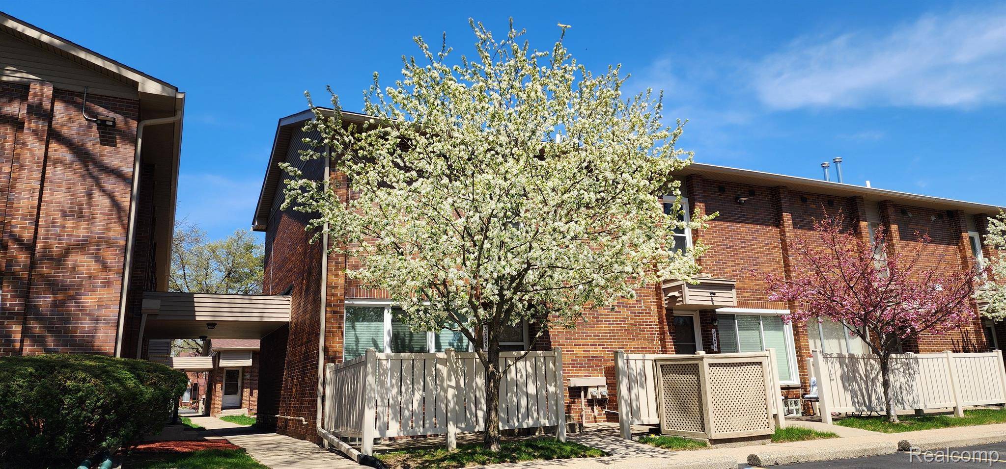 Livonia, MI 48154,32657 Five Mile RD