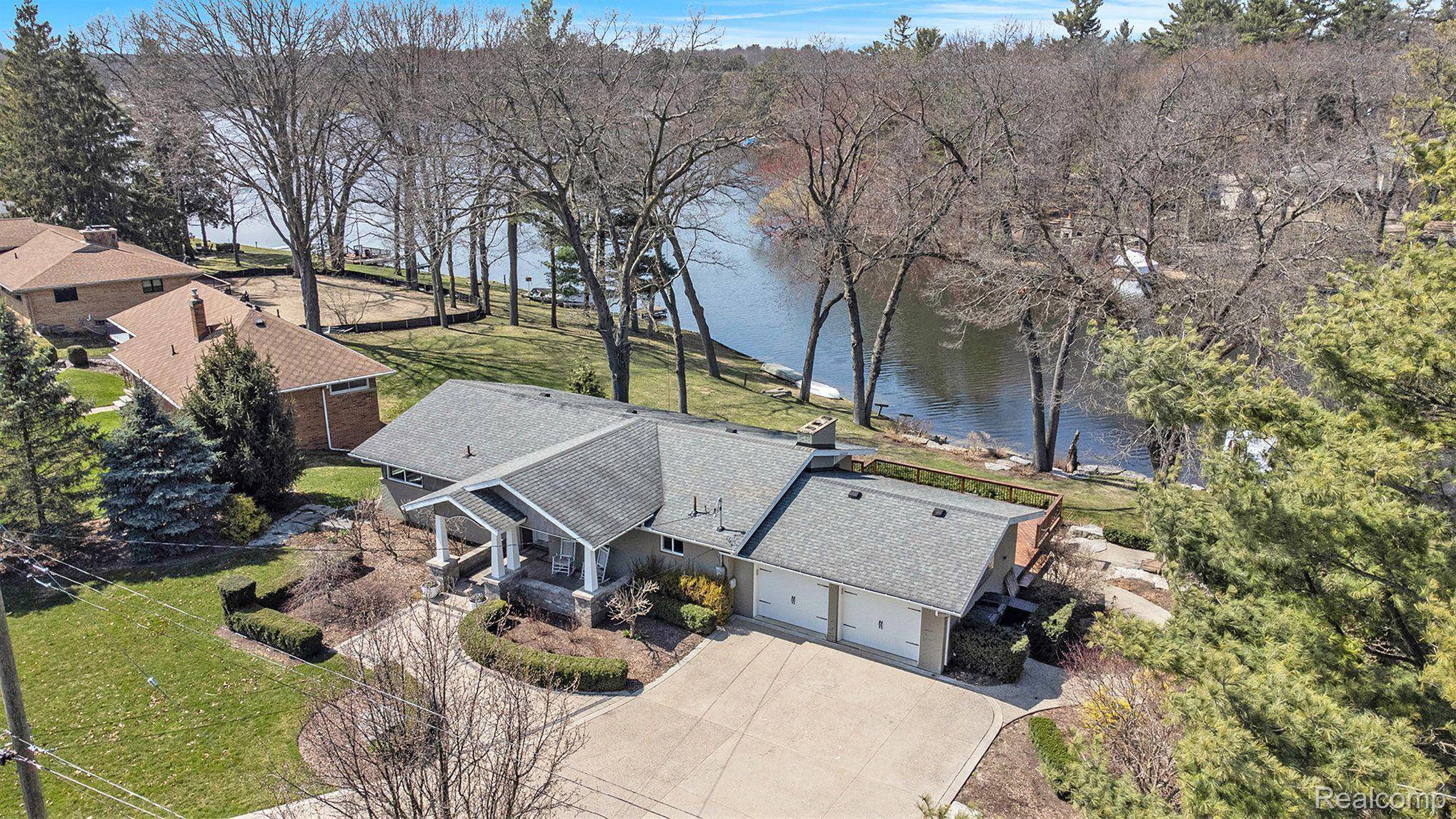 Lake Orion, MI 48362,1074 ABSEGUAMI TRL