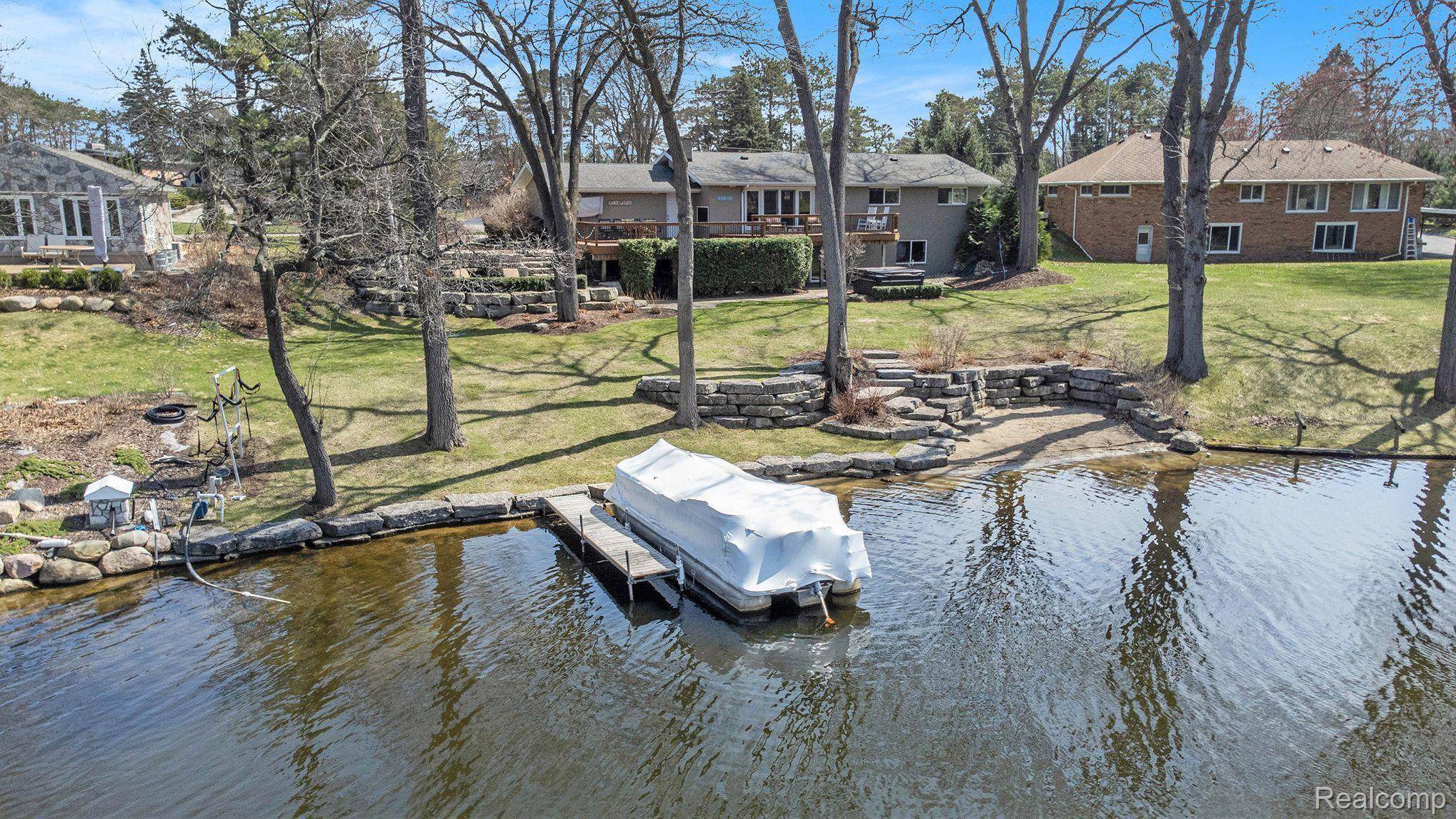 Lake Orion, MI 48362,1074 ABSEGUAMI TRL