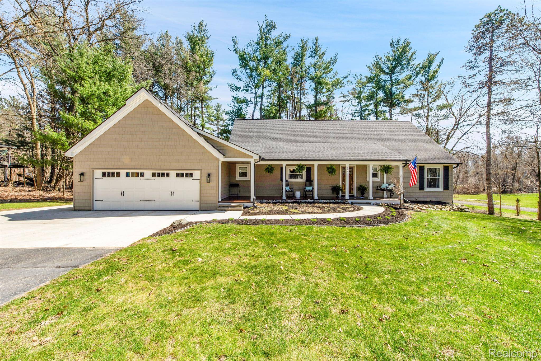 Lake Orion, MI 48362,800 GRAMPIAN AVE