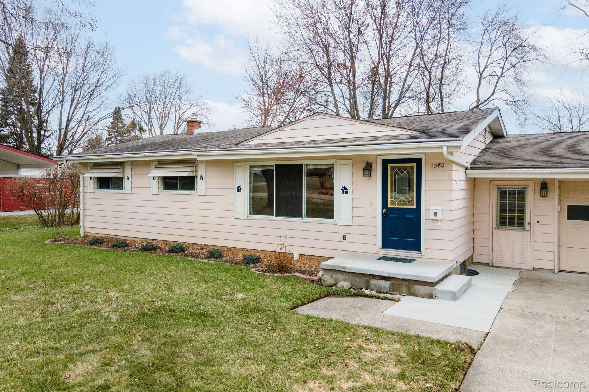 Flint, MI 48532,1380 AUTUMN DR