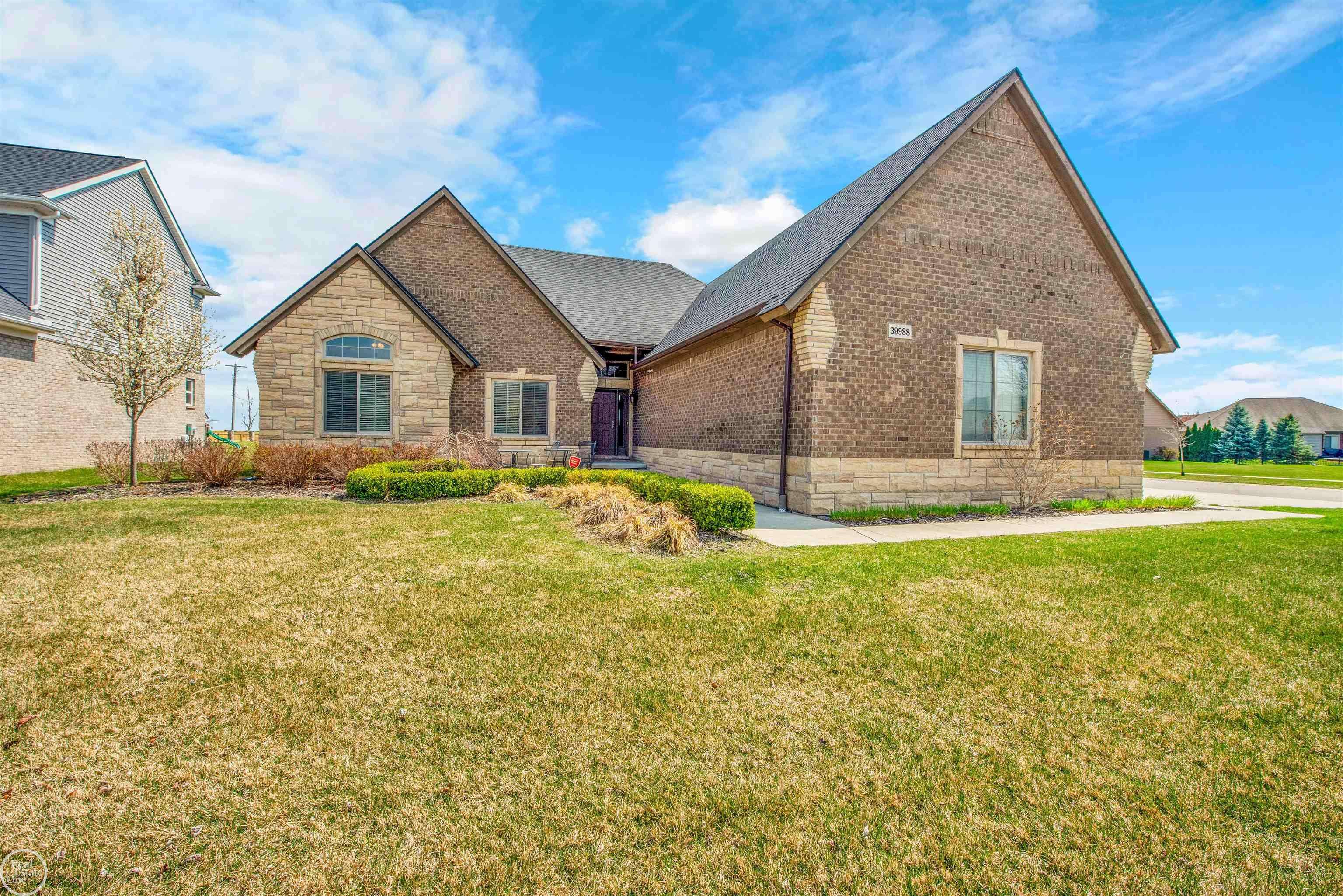 Harrison Twp, MI 48045,39988 W Offshore DR