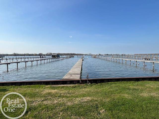 Algonac, MI 48001,5109 Pointe Tremble RD