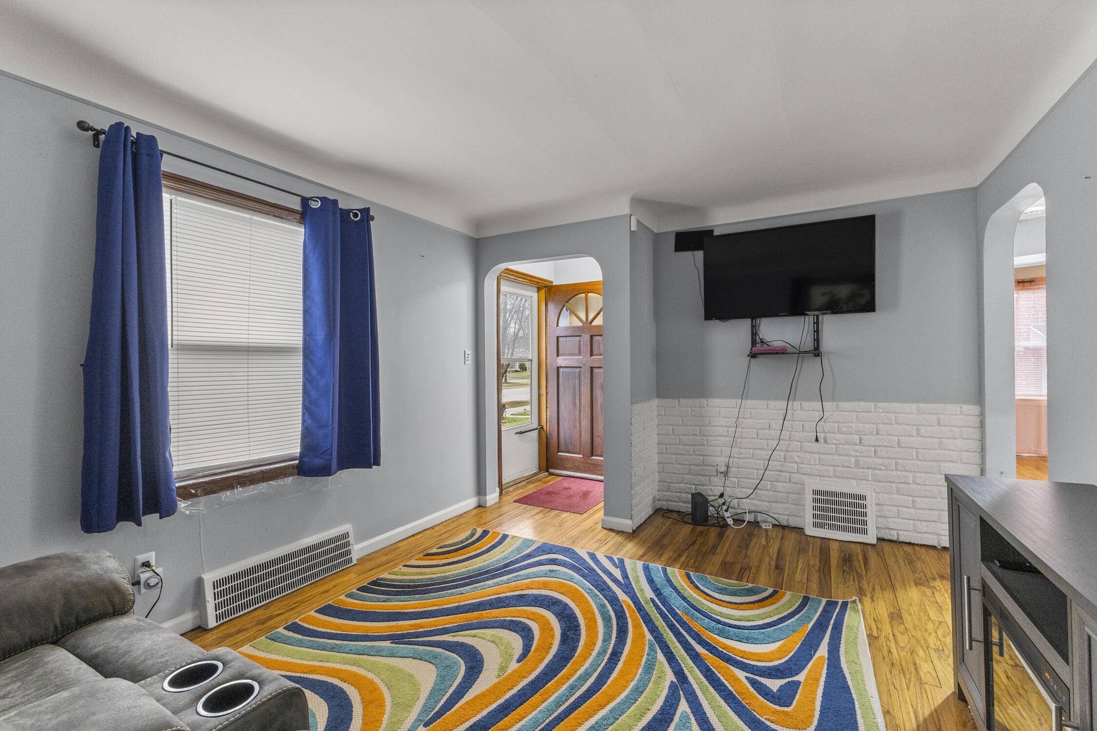 Center Line, MI 48015,8450 Warren BLVD