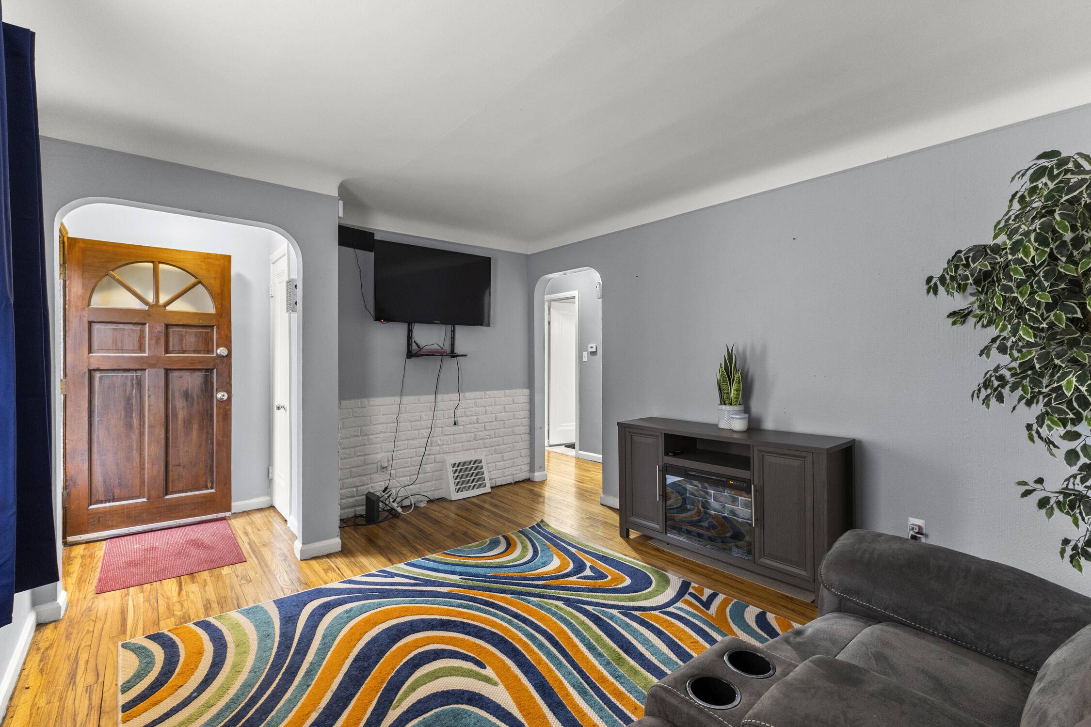 Center Line, MI 48015,8450 Warren BLVD