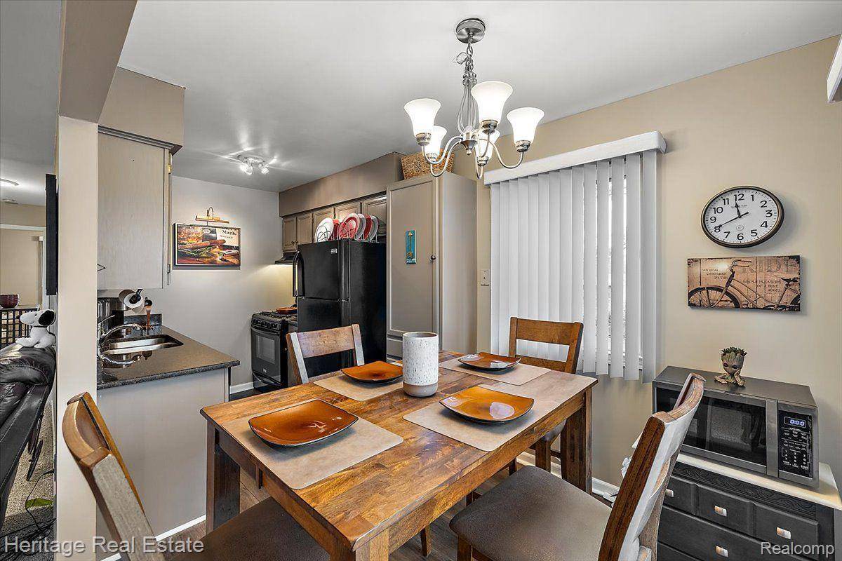 Roseville, MI 48066,18922 E 14 MILE RD