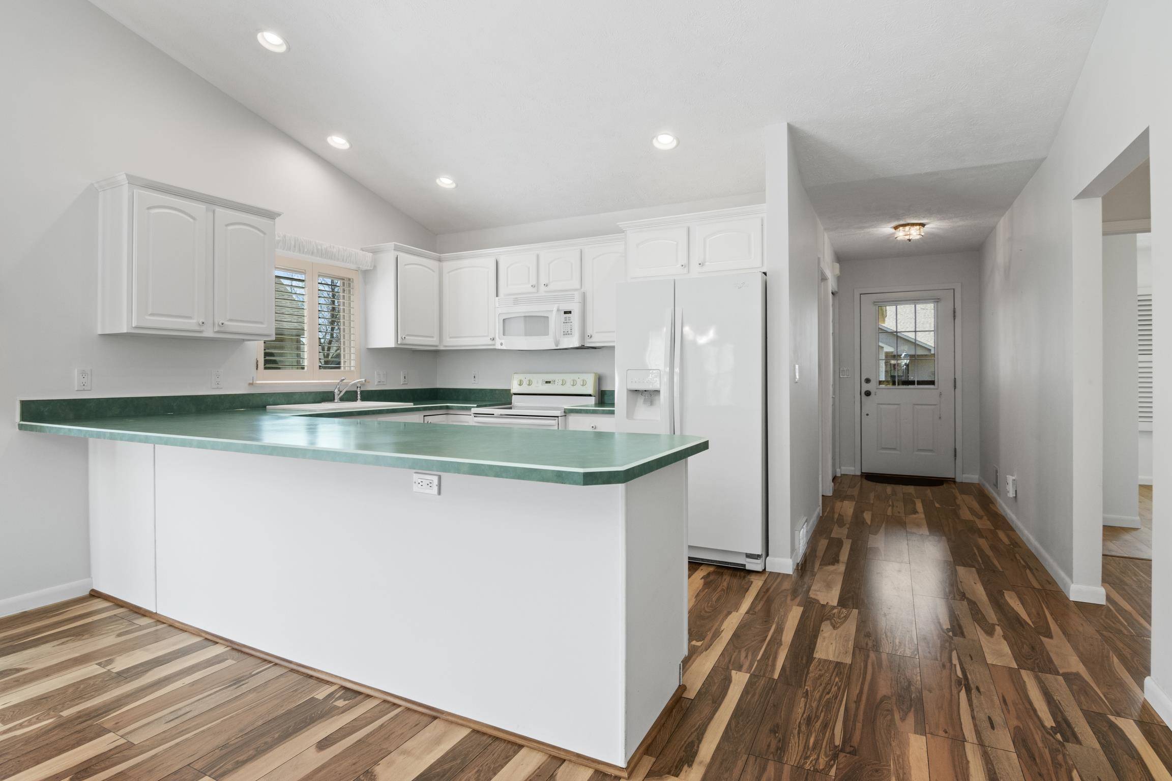 Traverse City, MI 49686,1316 Terra RD