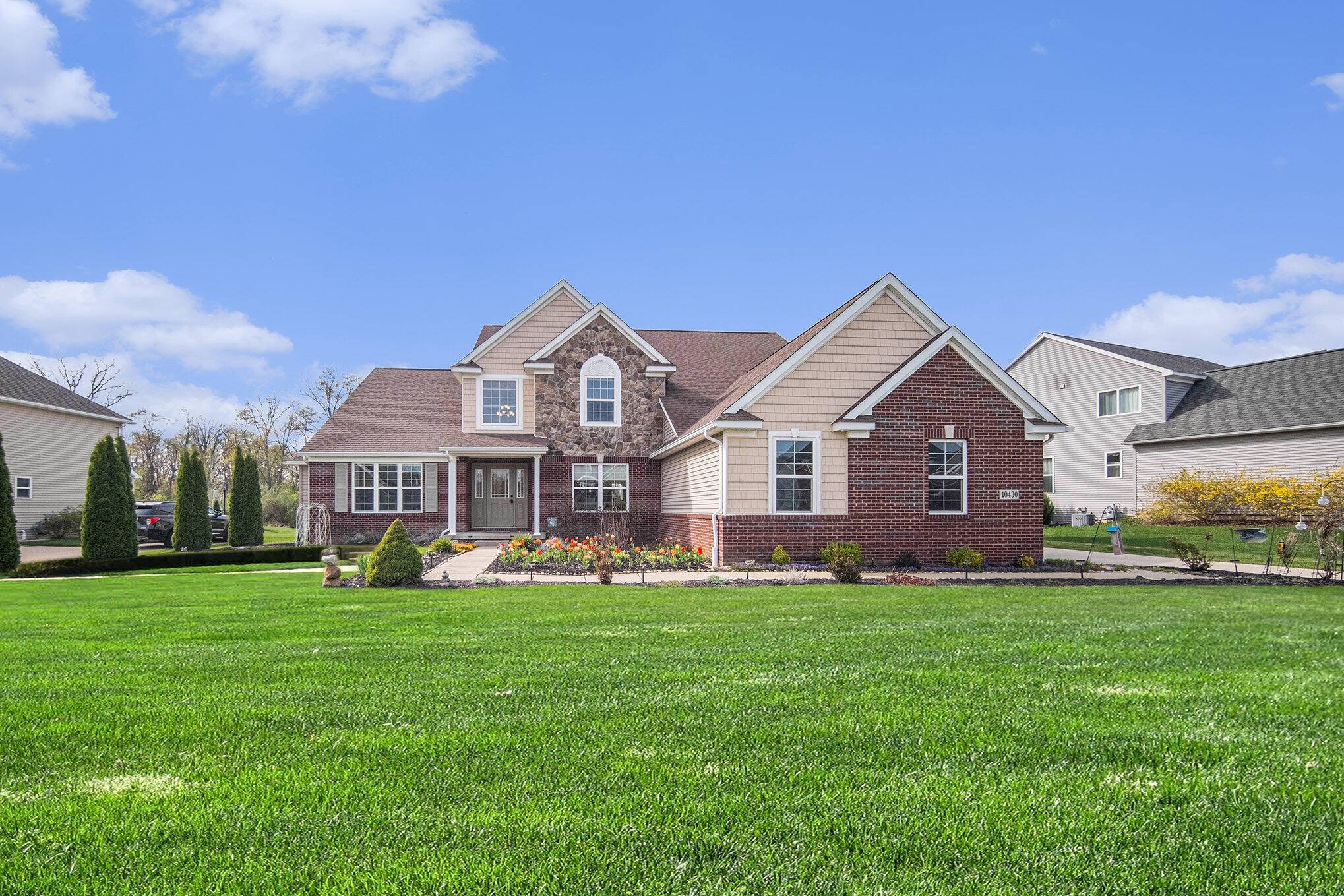 Saline, MI 48176,10430 River Edge Rd