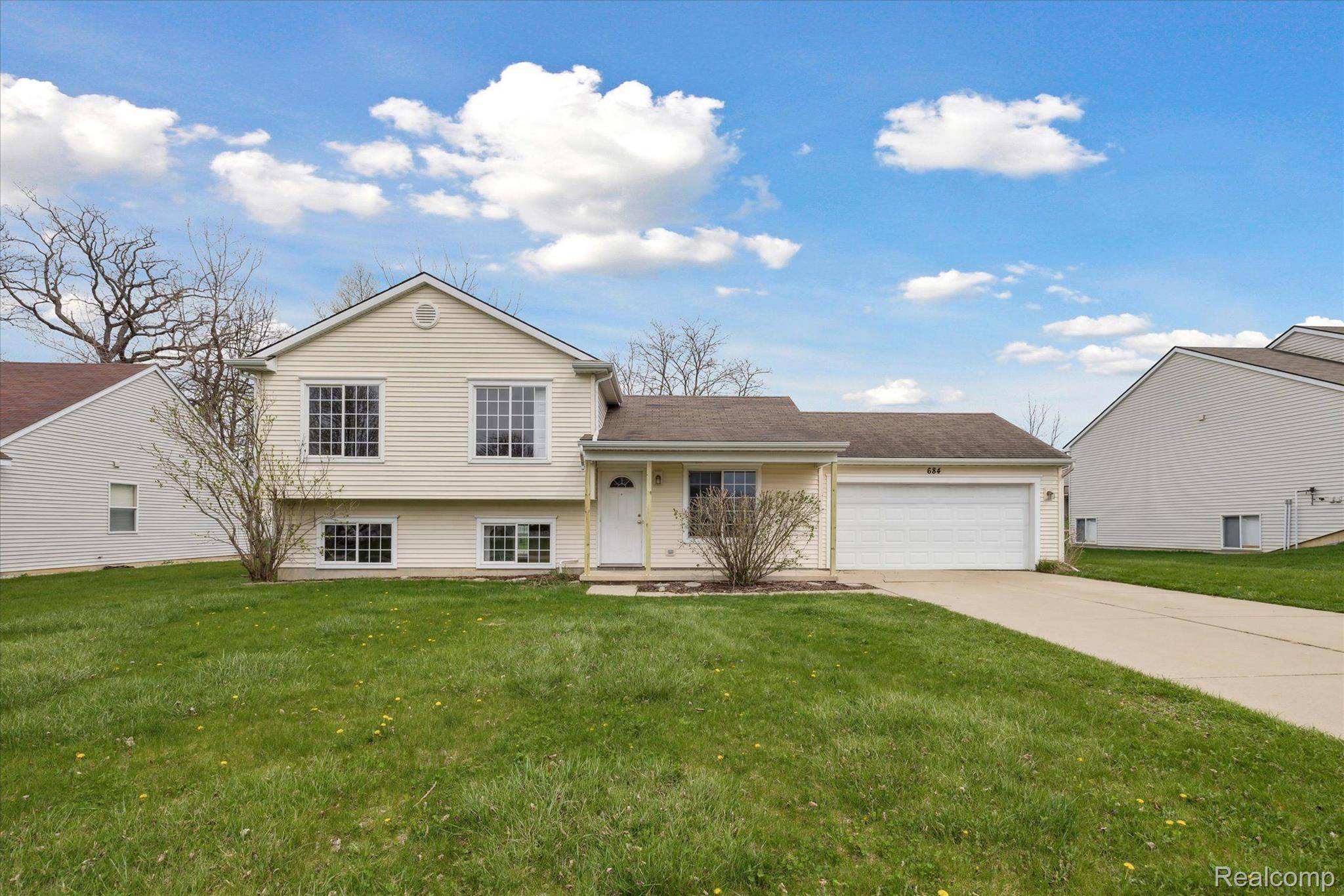 Linden, MI 48451,684 HAYSTACK DR