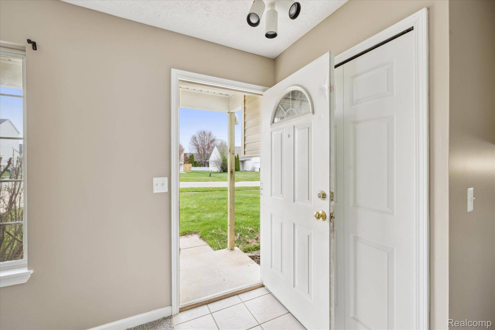 Linden, MI 48451,684 HAYSTACK DR