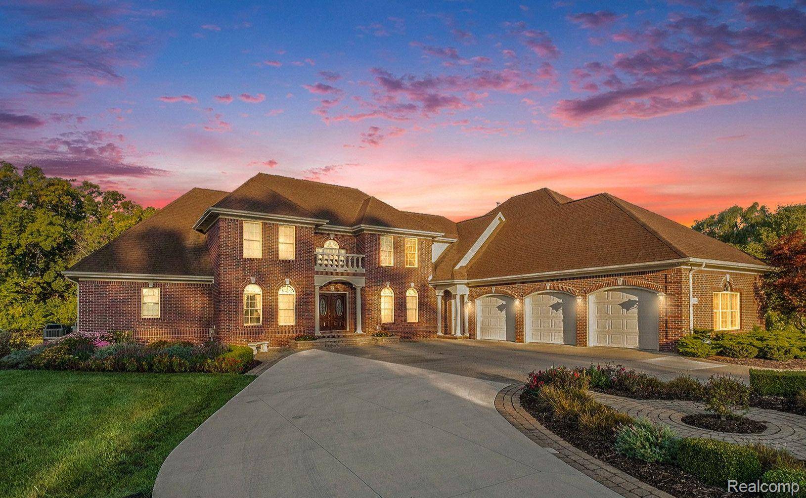 Grand Blanc, MI 48439,8294 WARWICK GROVES