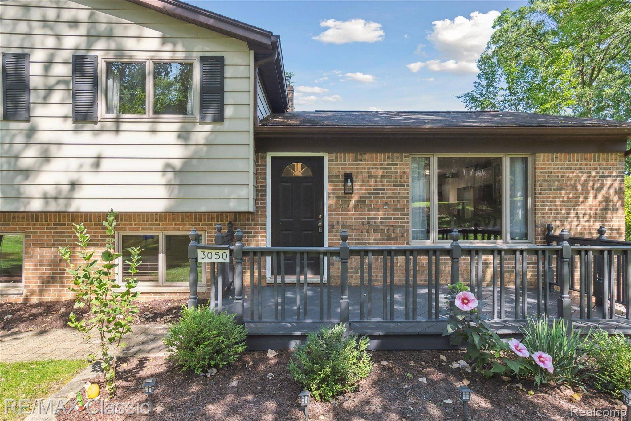 Wixom, MI 48393,3050 MAGANSER DR