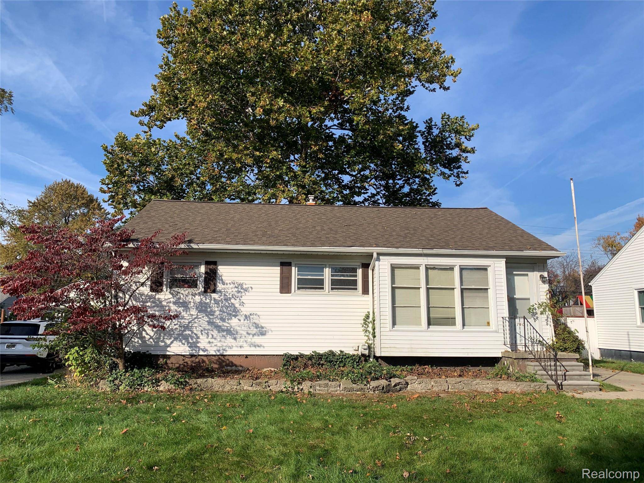 Mt. Clemens, MI 48043,740 Chippewa ST