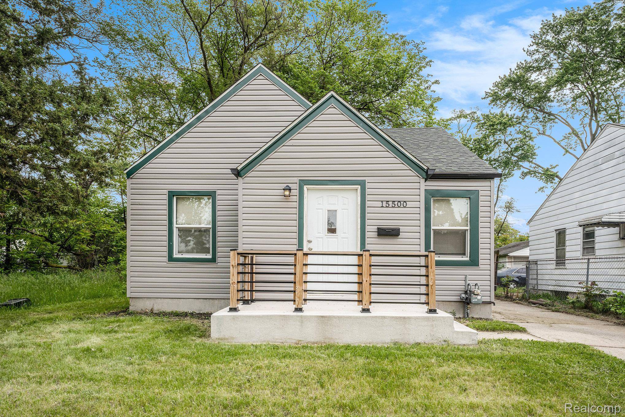 Detroit, MI 48227,15500 Strathmoor ST