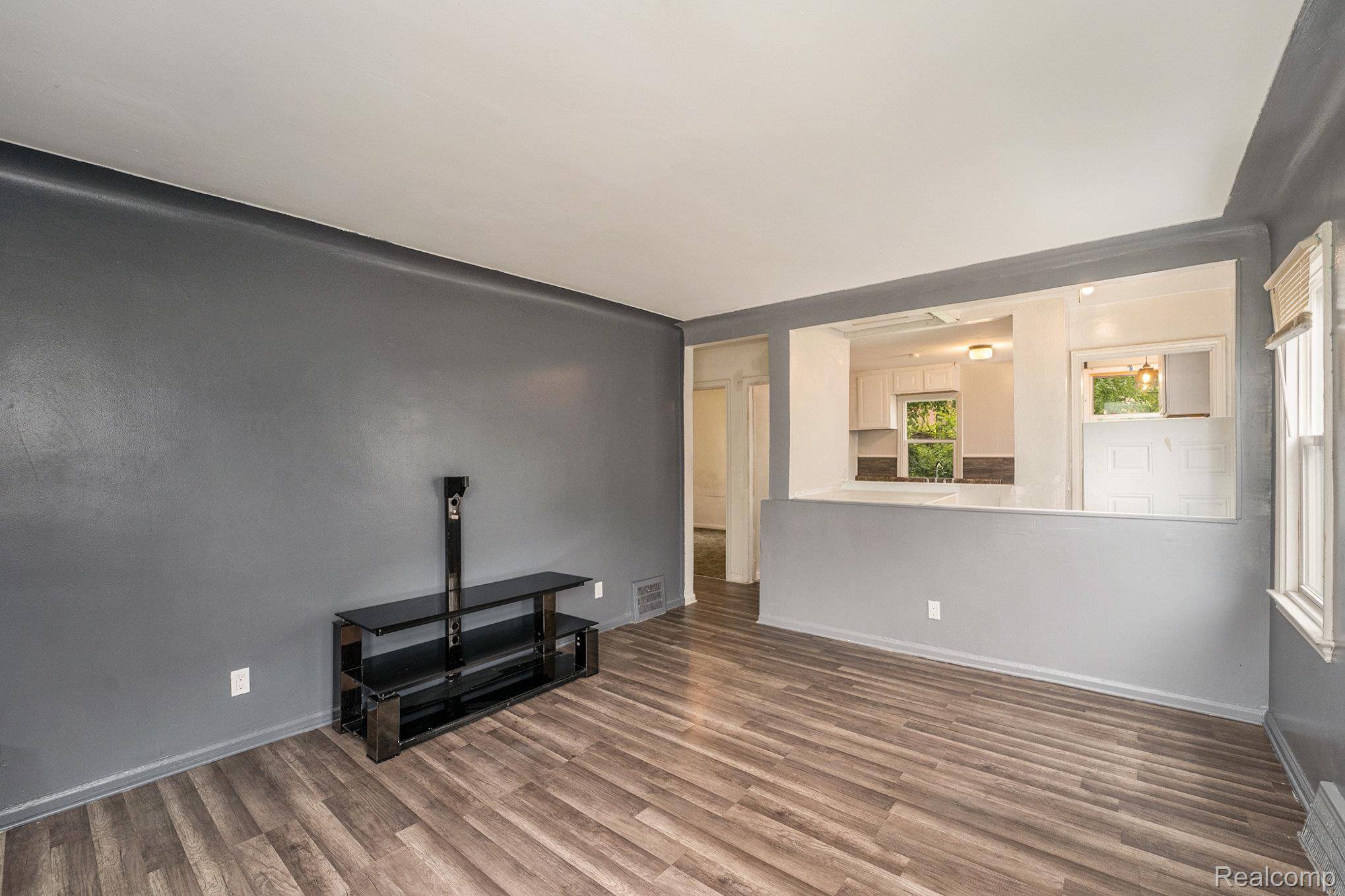 Detroit, MI 48227,15500 Strathmoor ST