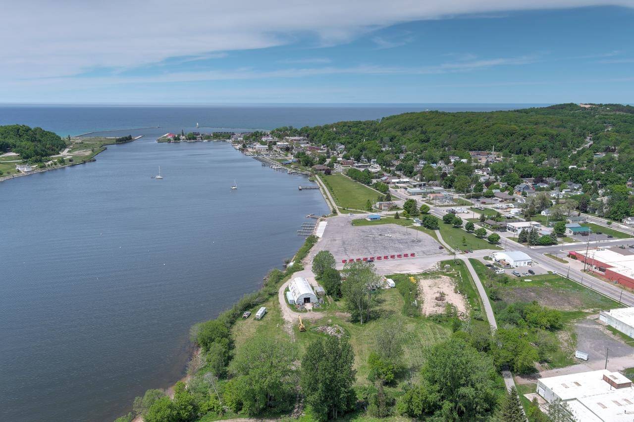 Frankfort, MI 49635,903 Main ST