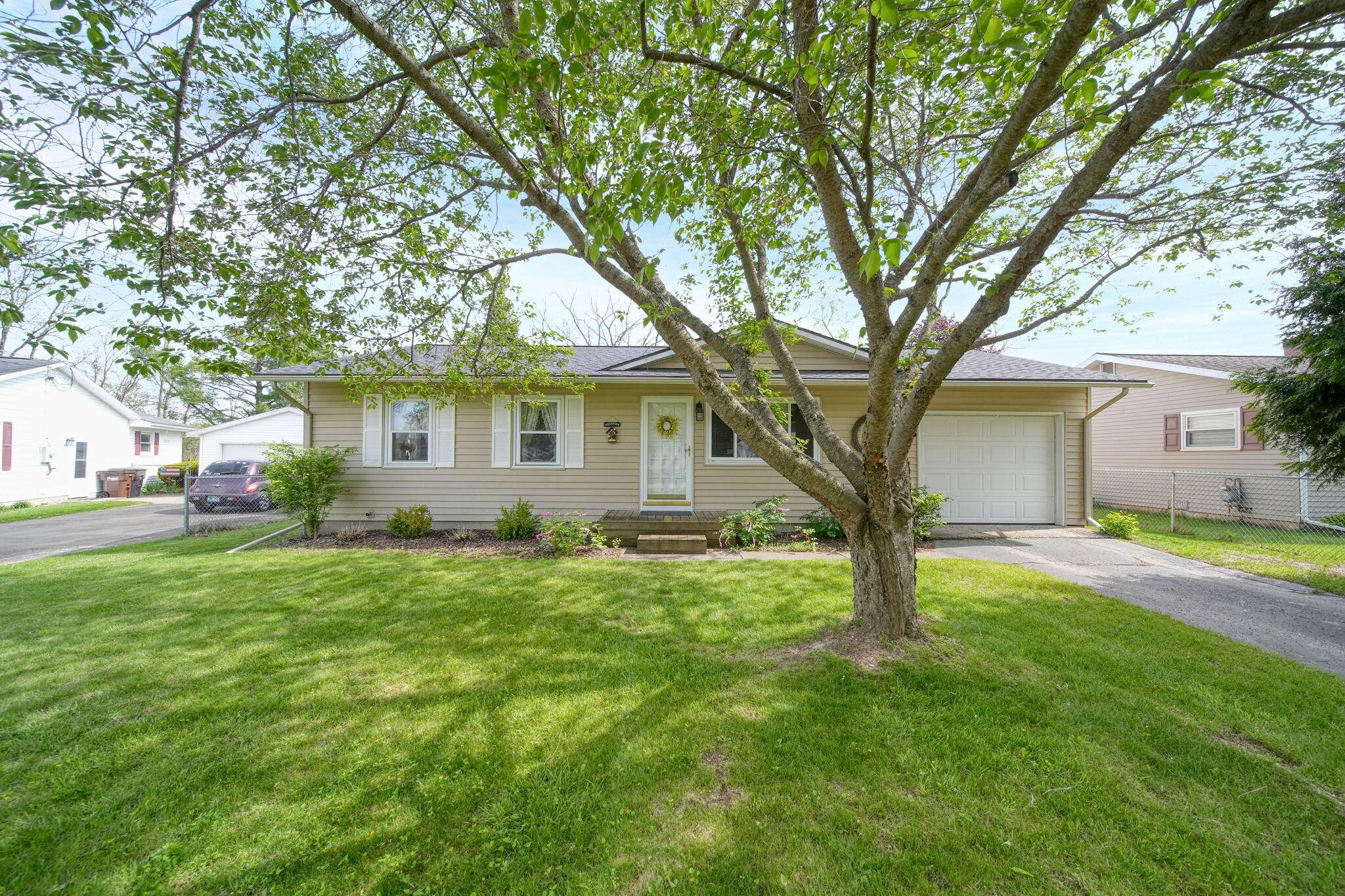 Jackson, MI 49201,5477 Sherwood DR