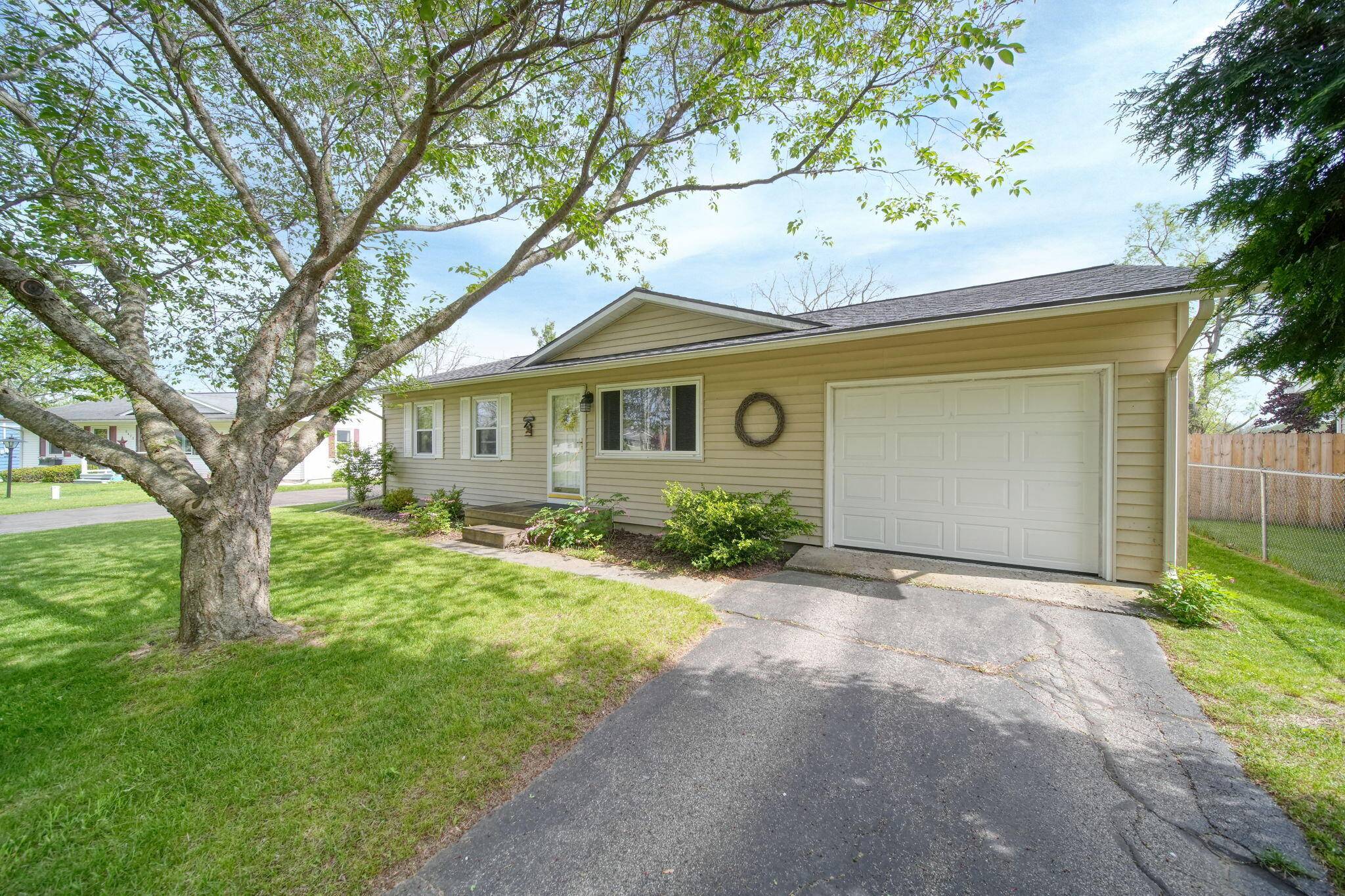 Jackson, MI 49201,5477 Sherwood DR