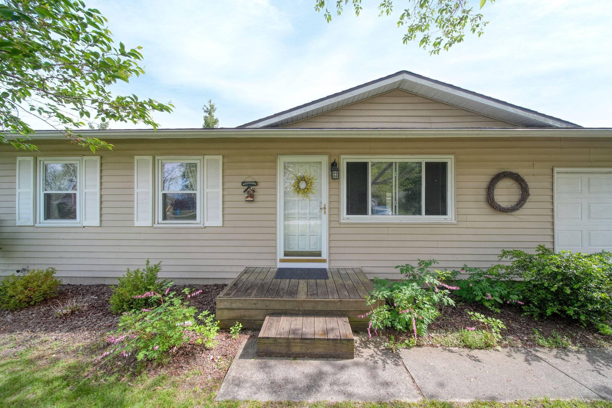 Jackson, MI 49201,5477 Sherwood DR