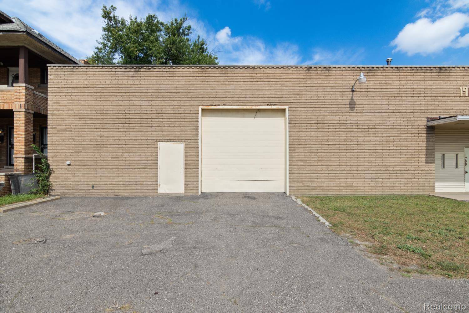 Detroit, MI 48211,1900 E GRAND BLVD