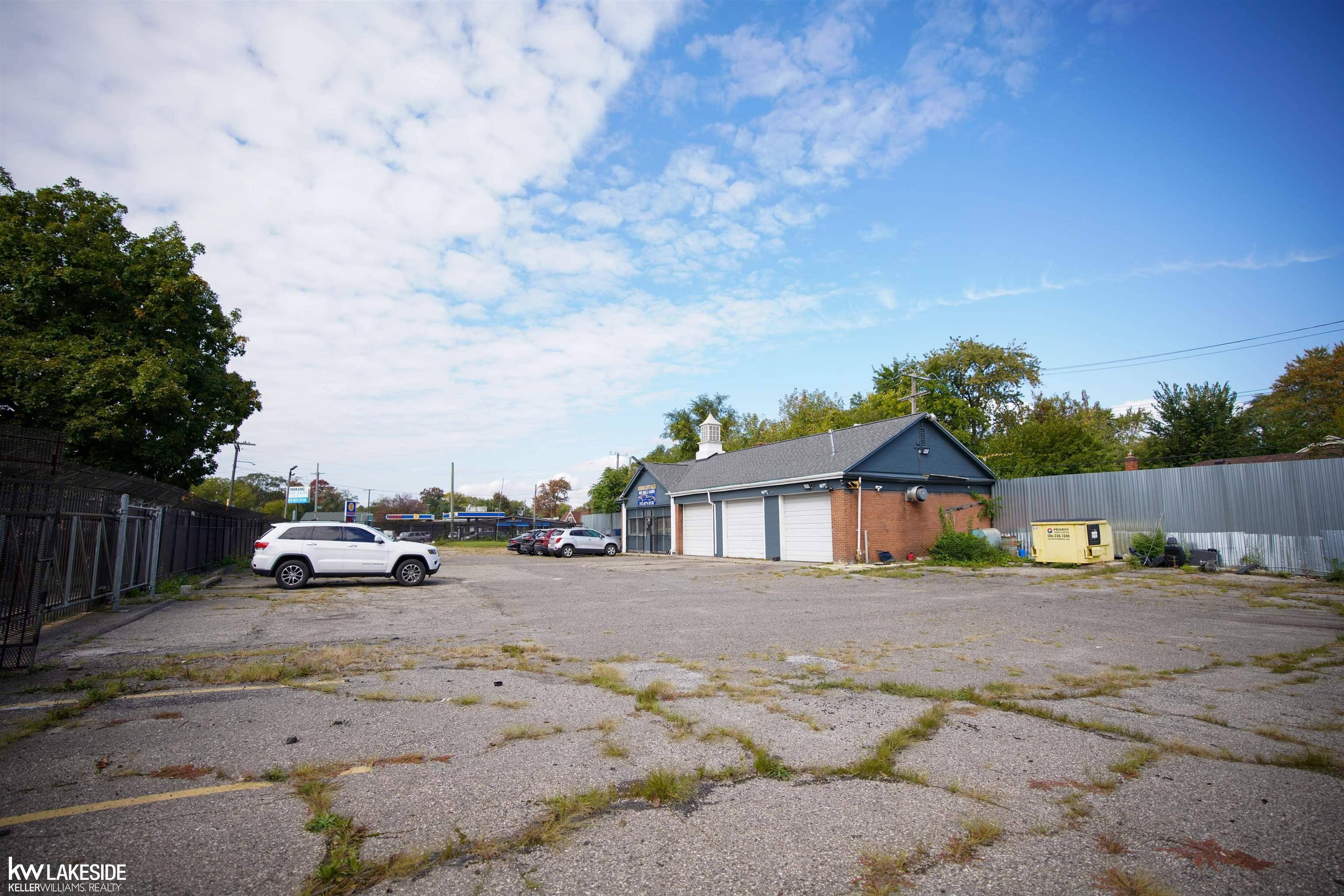 Detroit, MI 82001,12520 Morang DR