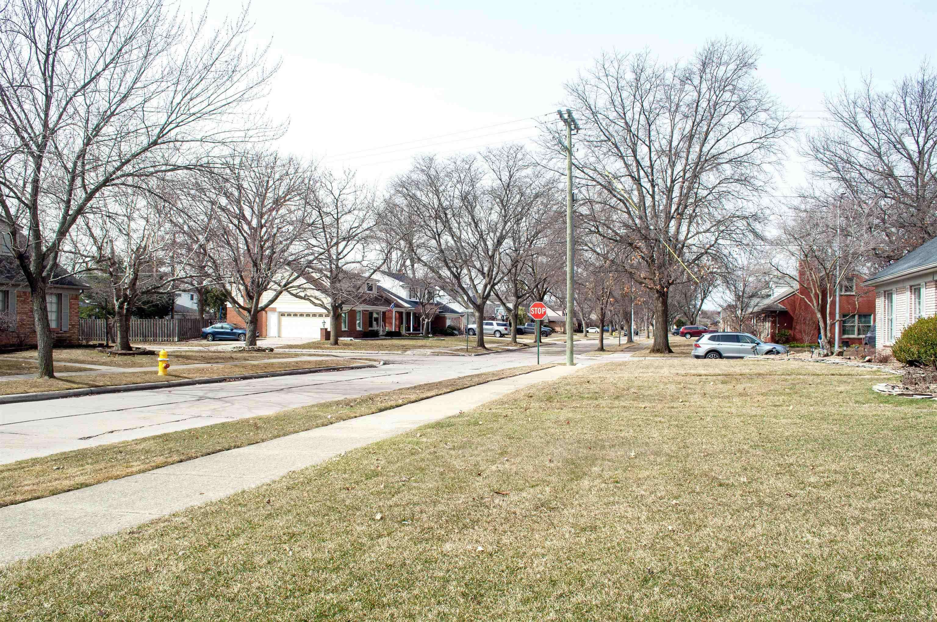 Grosse Pointe Woods, MI 48236,1450 Blairmoor CT