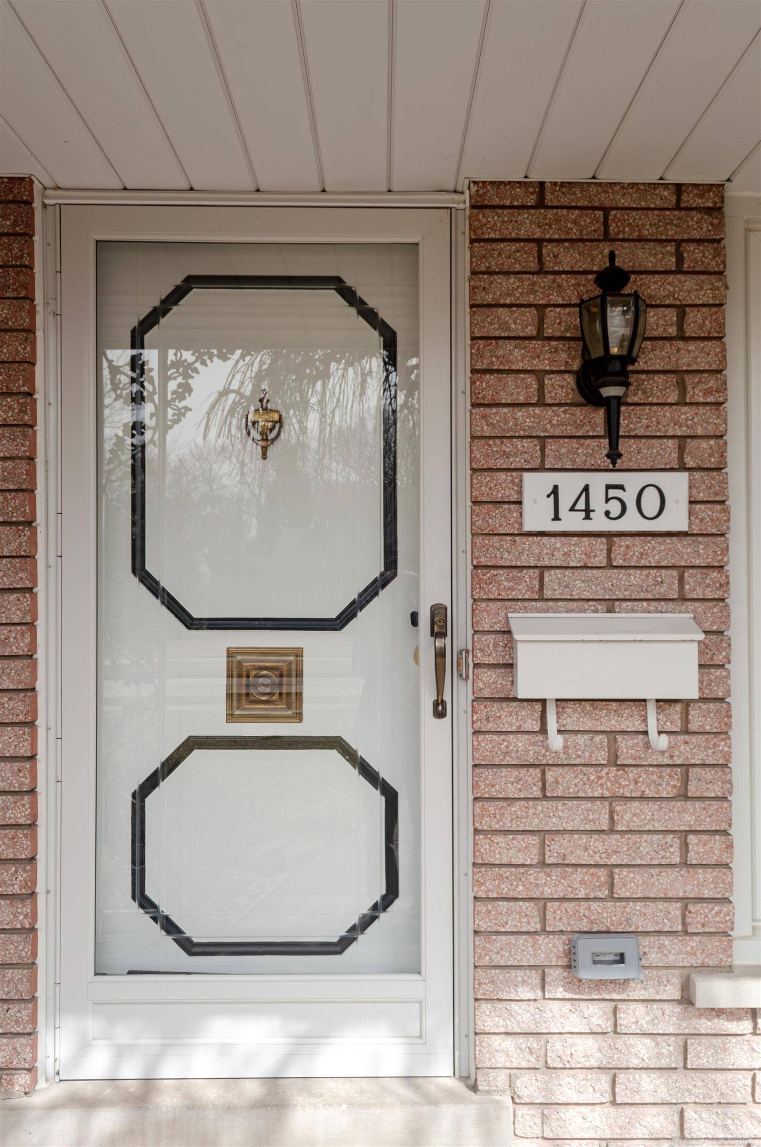 Grosse Pointe Woods, MI 48236,1450 Blairmoor CT