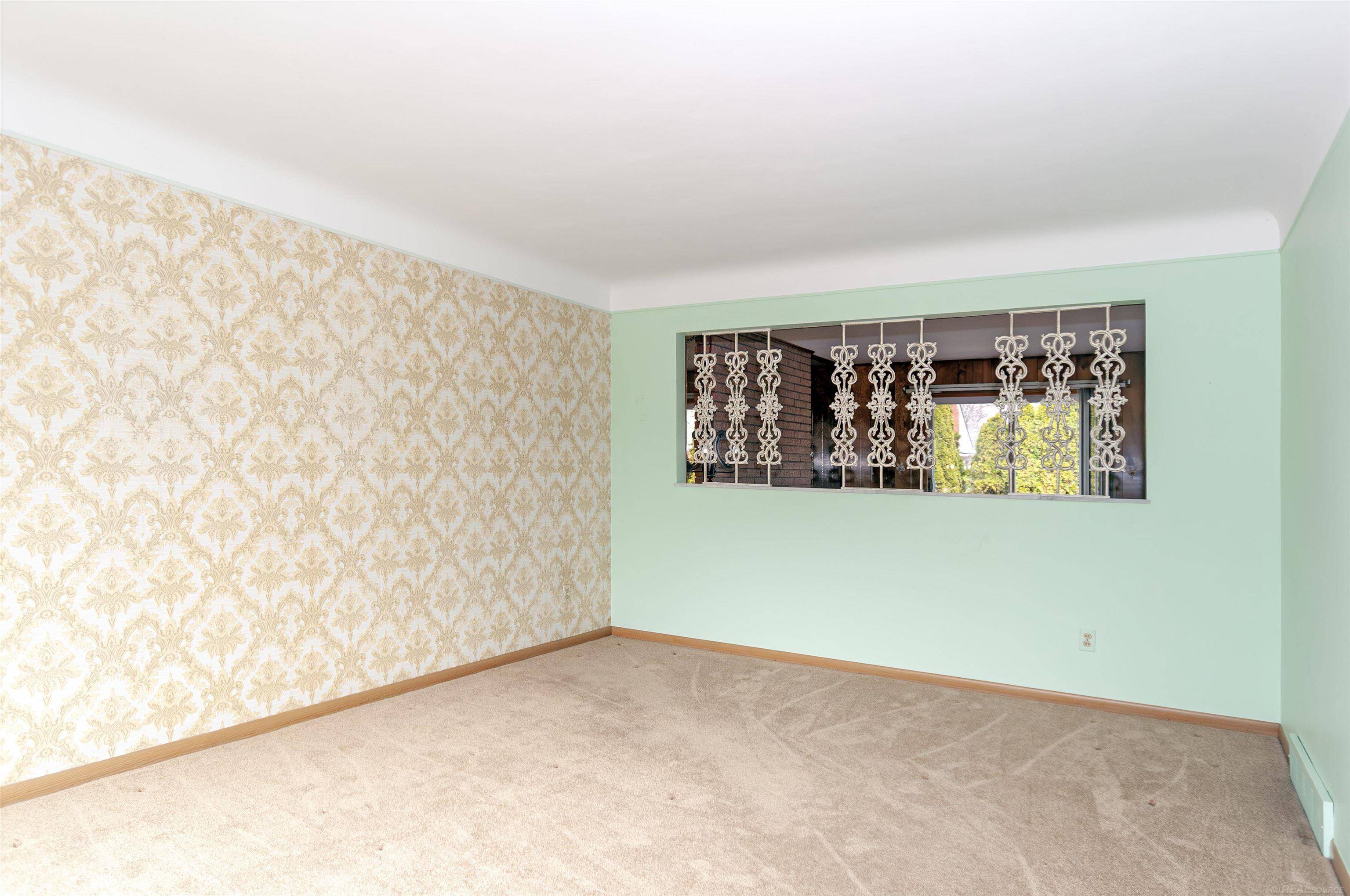 Grosse Pointe Woods, MI 48236,1450 Blairmoor CT