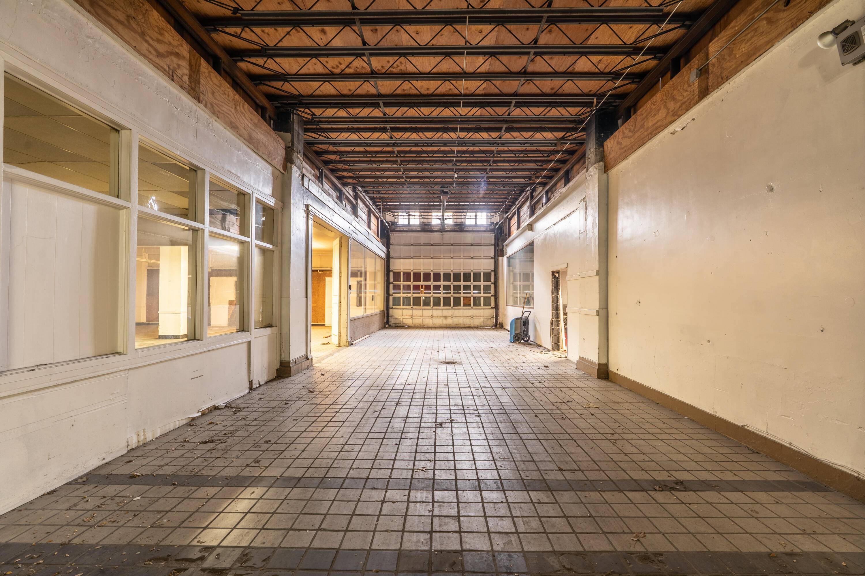 Muskegon, MI 49440,521 W Western AVE