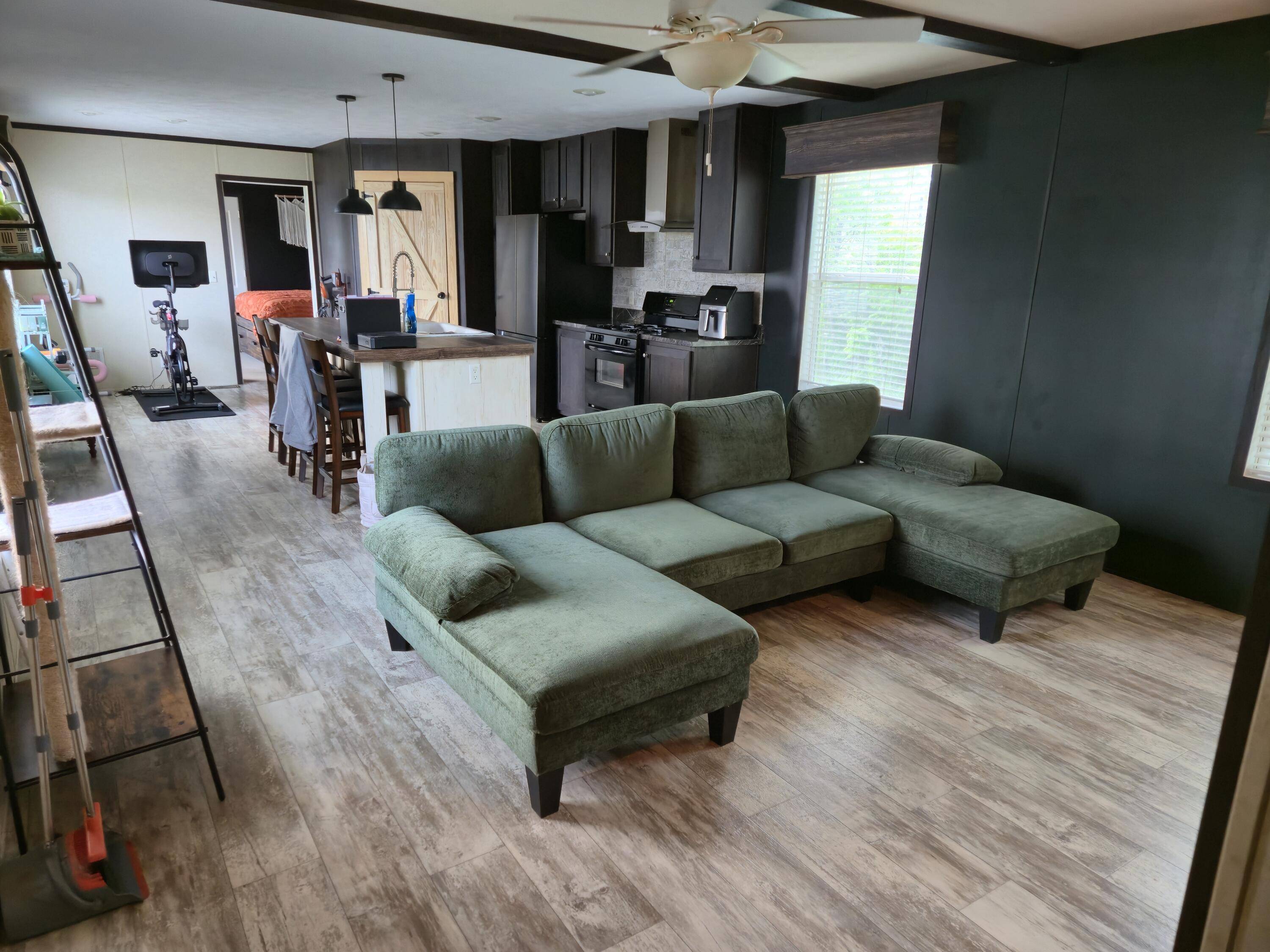 Fort Gratiot, MI 48059,6073 mohawk DR