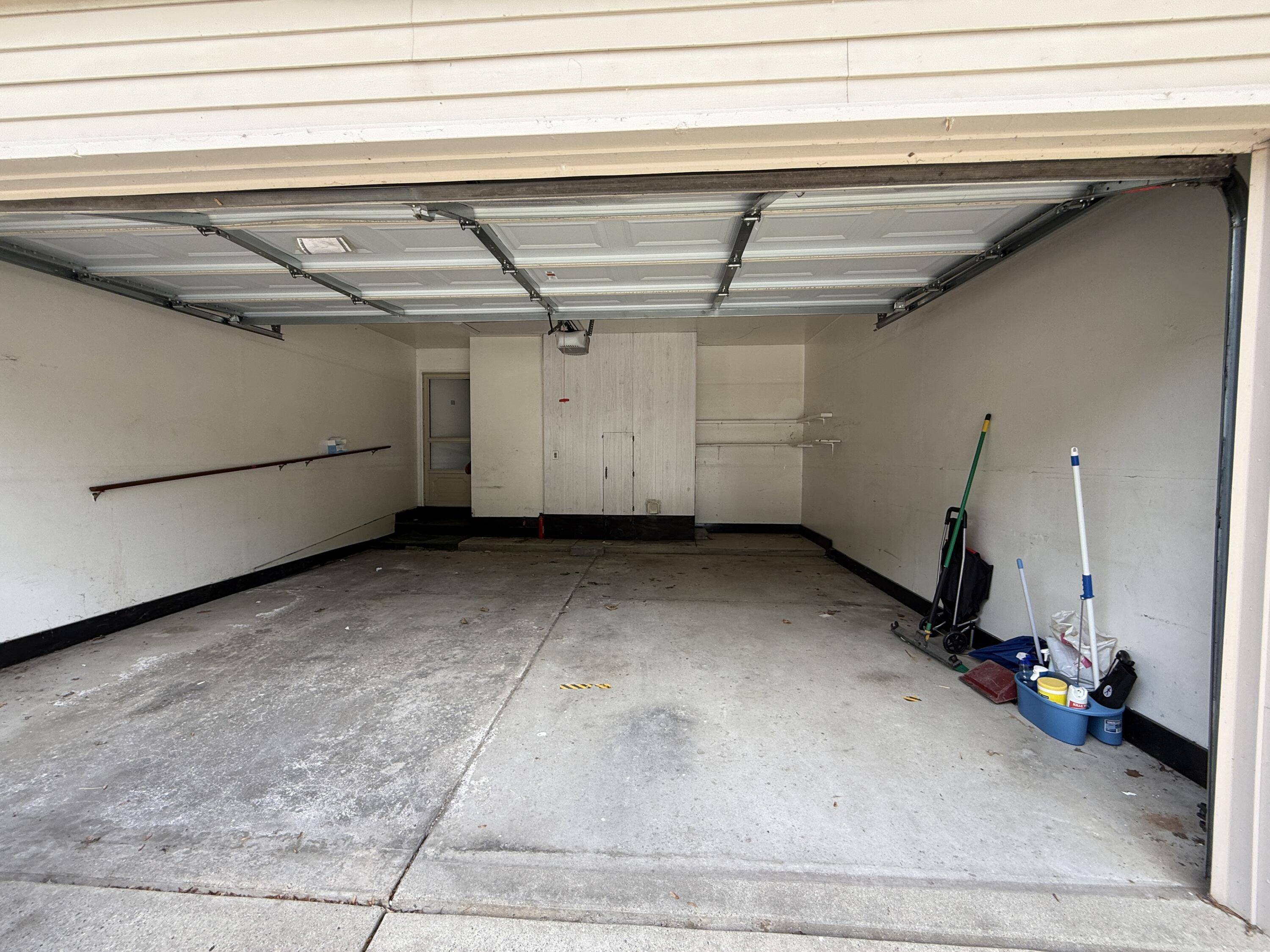 Clinton Twp, MI 48038,20561 Longwood DR