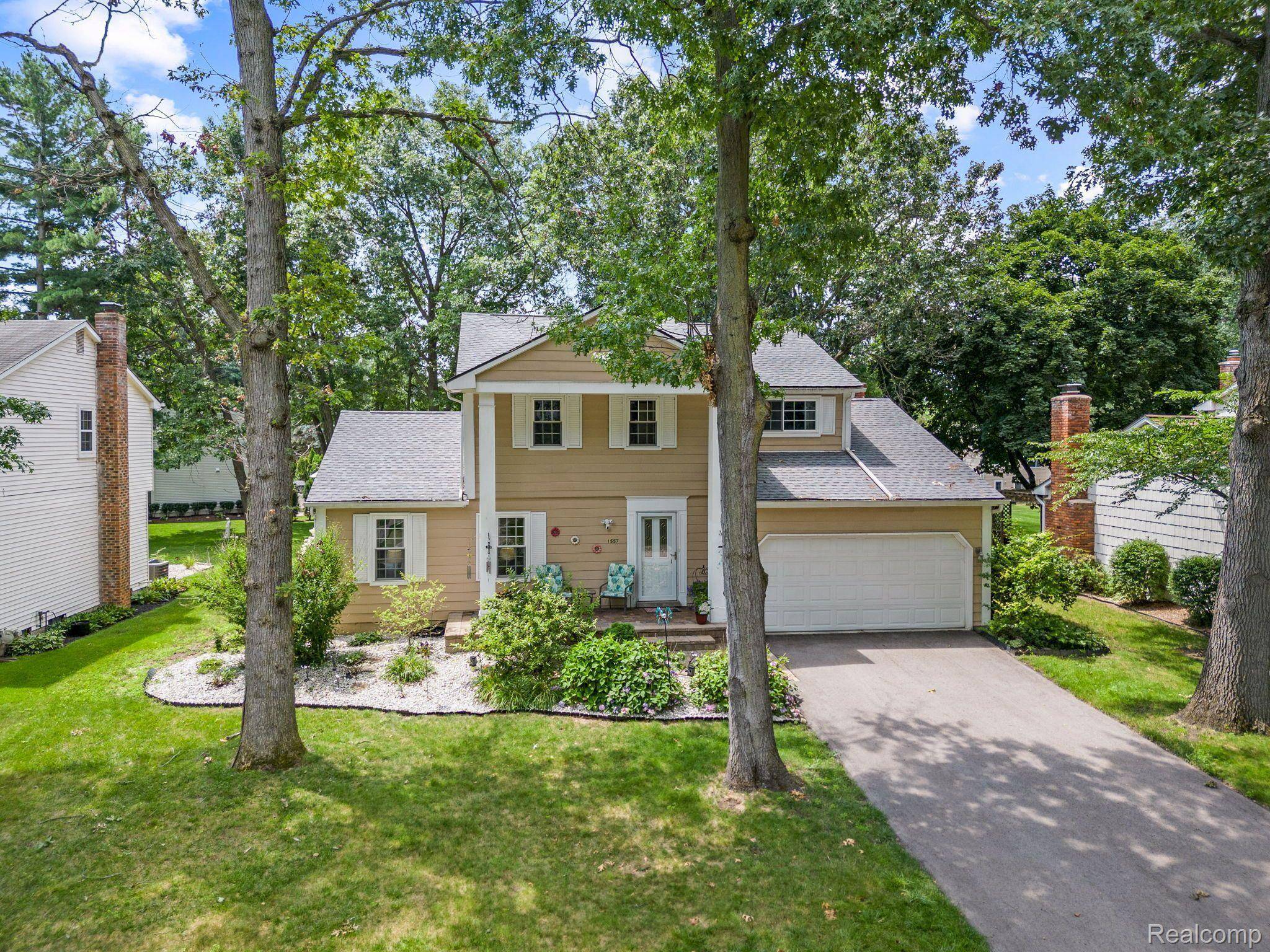 Wixom, MI 48393,1557 CHOWNINGS GLEN DR