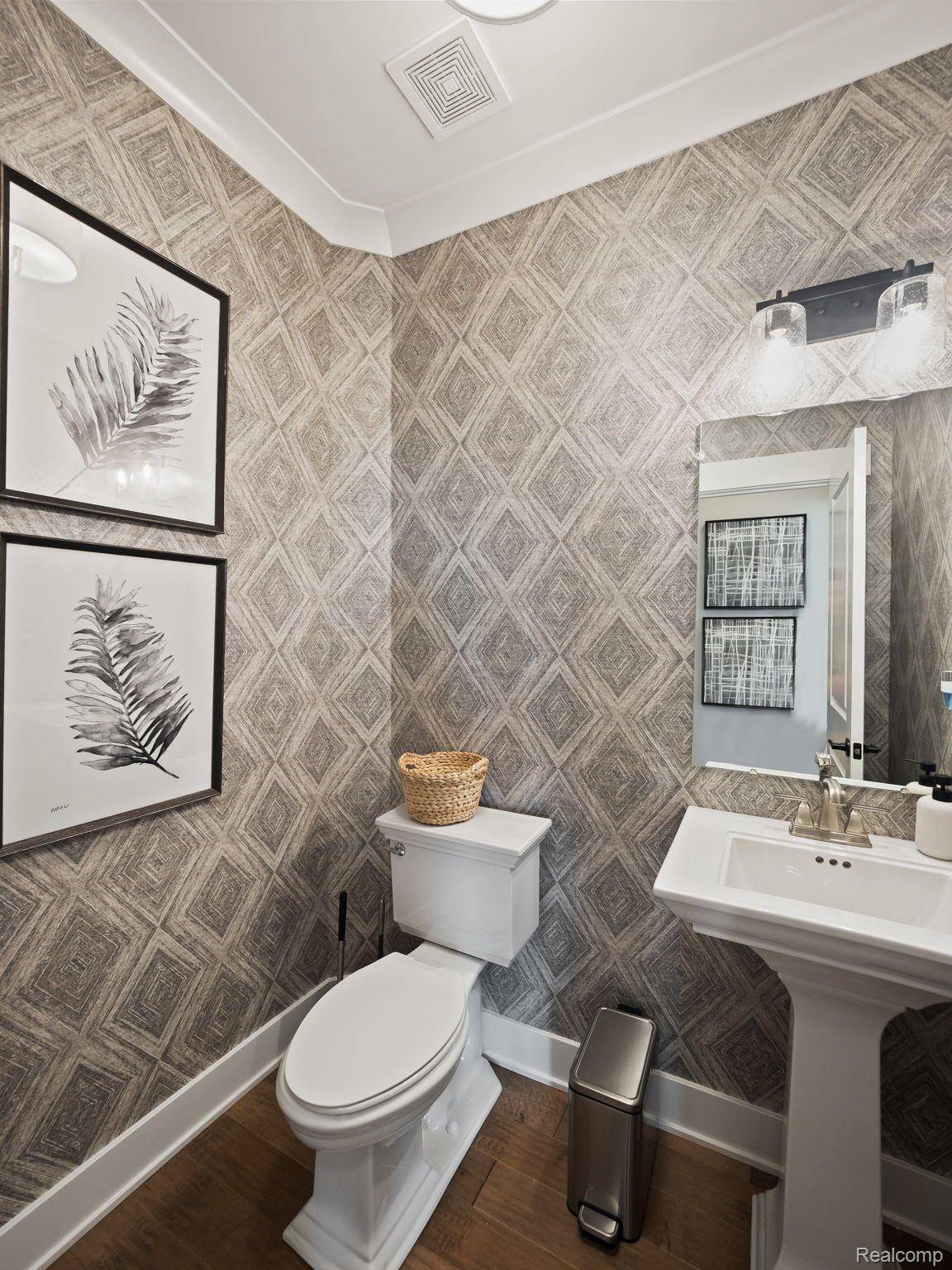 South Lyon, MI 48178,57602 PENINSULA CT