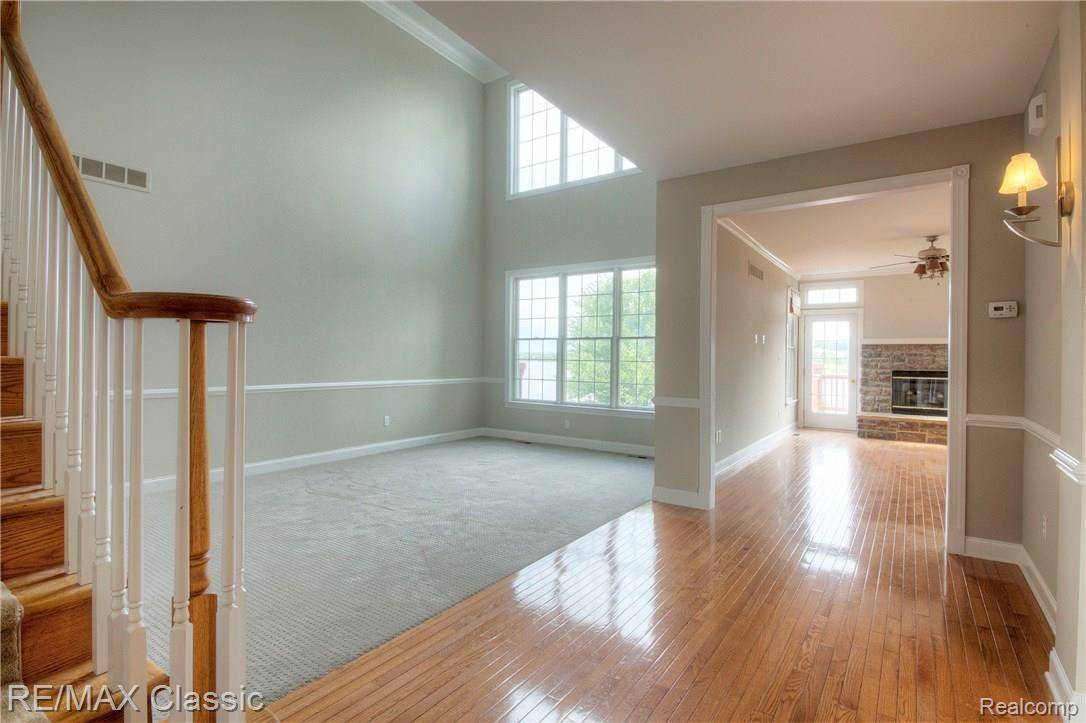 Novi, MI 48374,25846 ISLAND LAKE