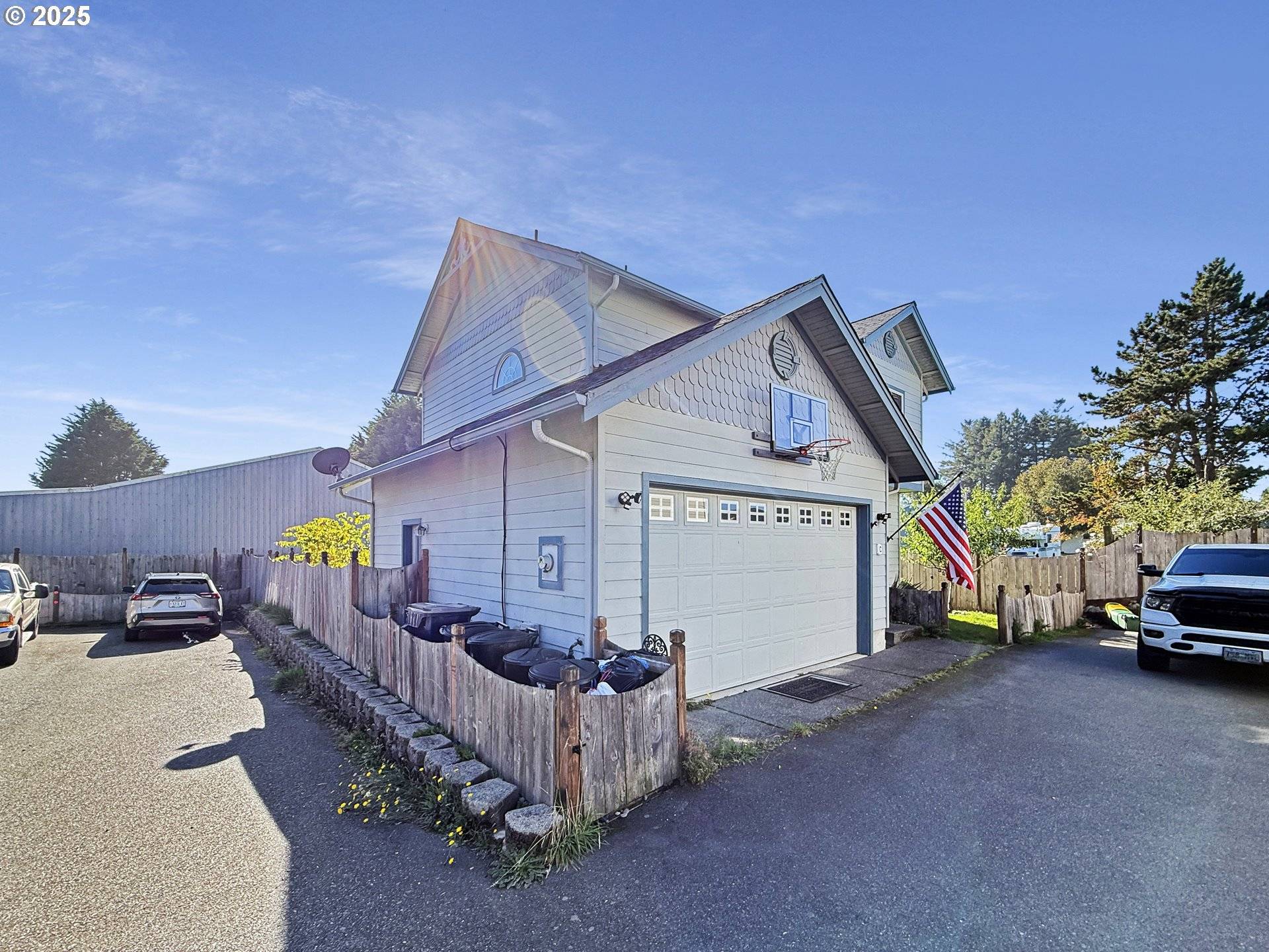 Brookings, OR 97415,731 3RD ST #C / 3