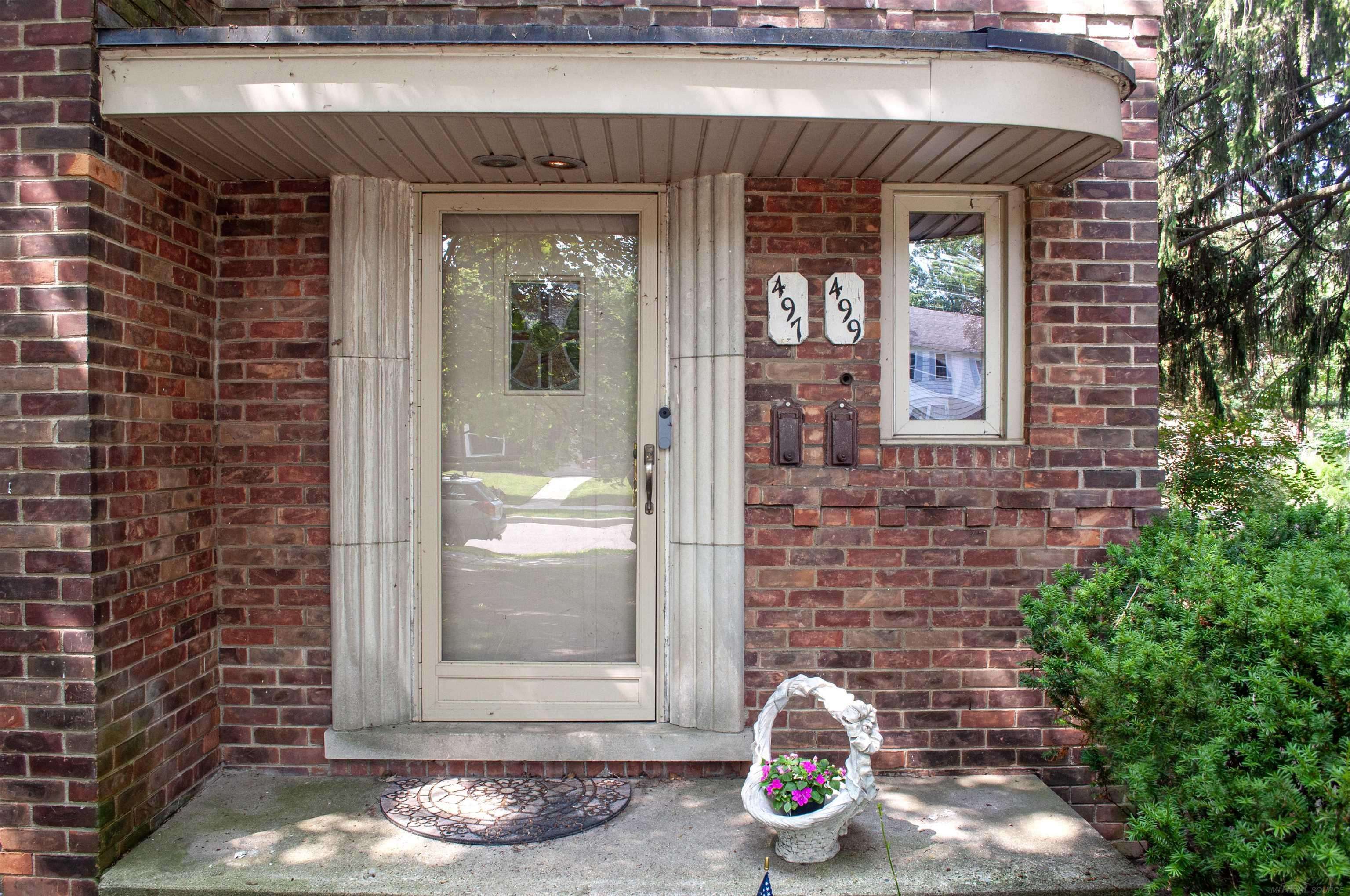 Grosse Pointe, MI 48230,497 Neff RD