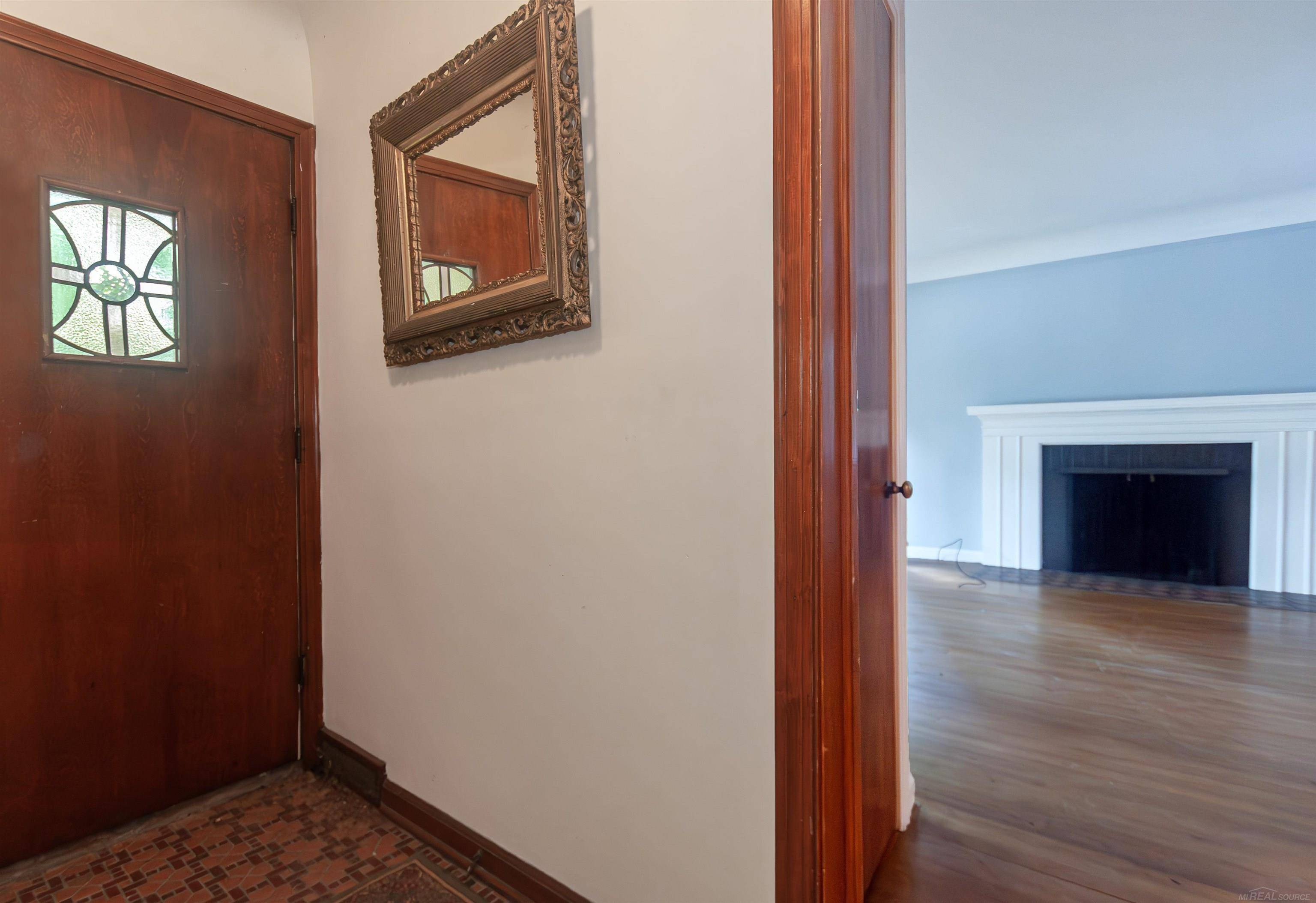 Grosse Pointe, MI 48230,497 Neff RD