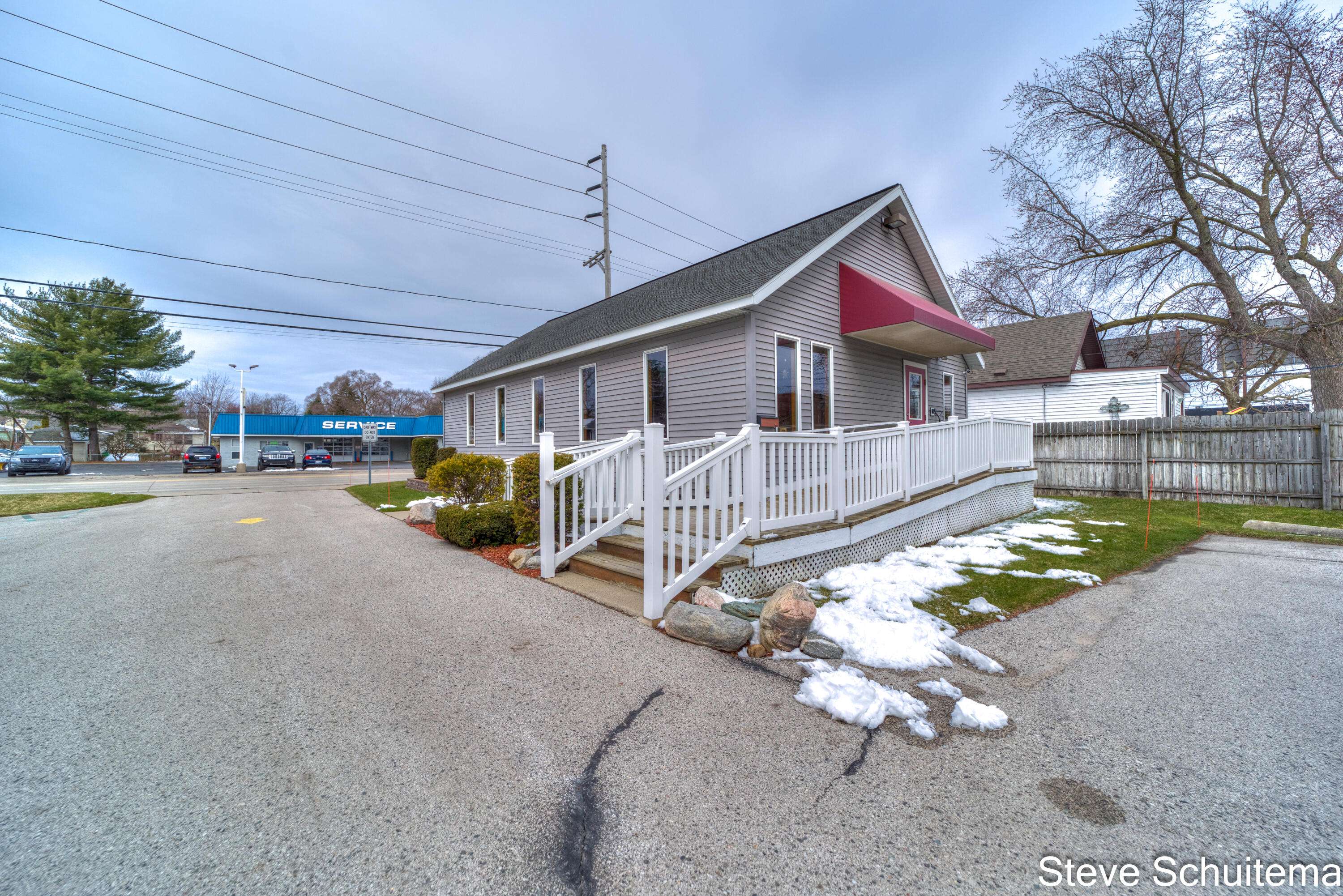 Muskegon, MI 49441,2238 Henry ST