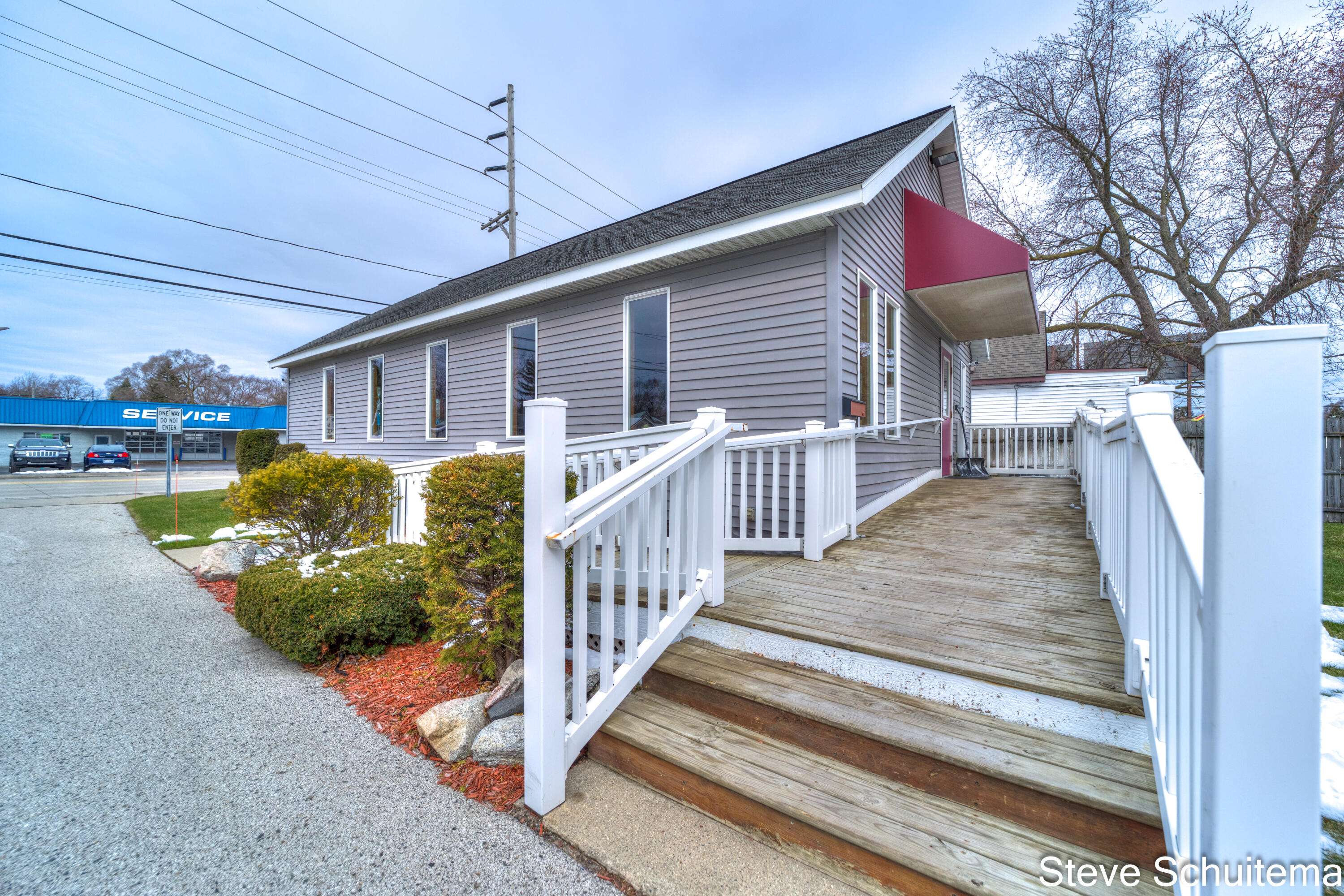 Muskegon, MI 49441,2238 Henry ST