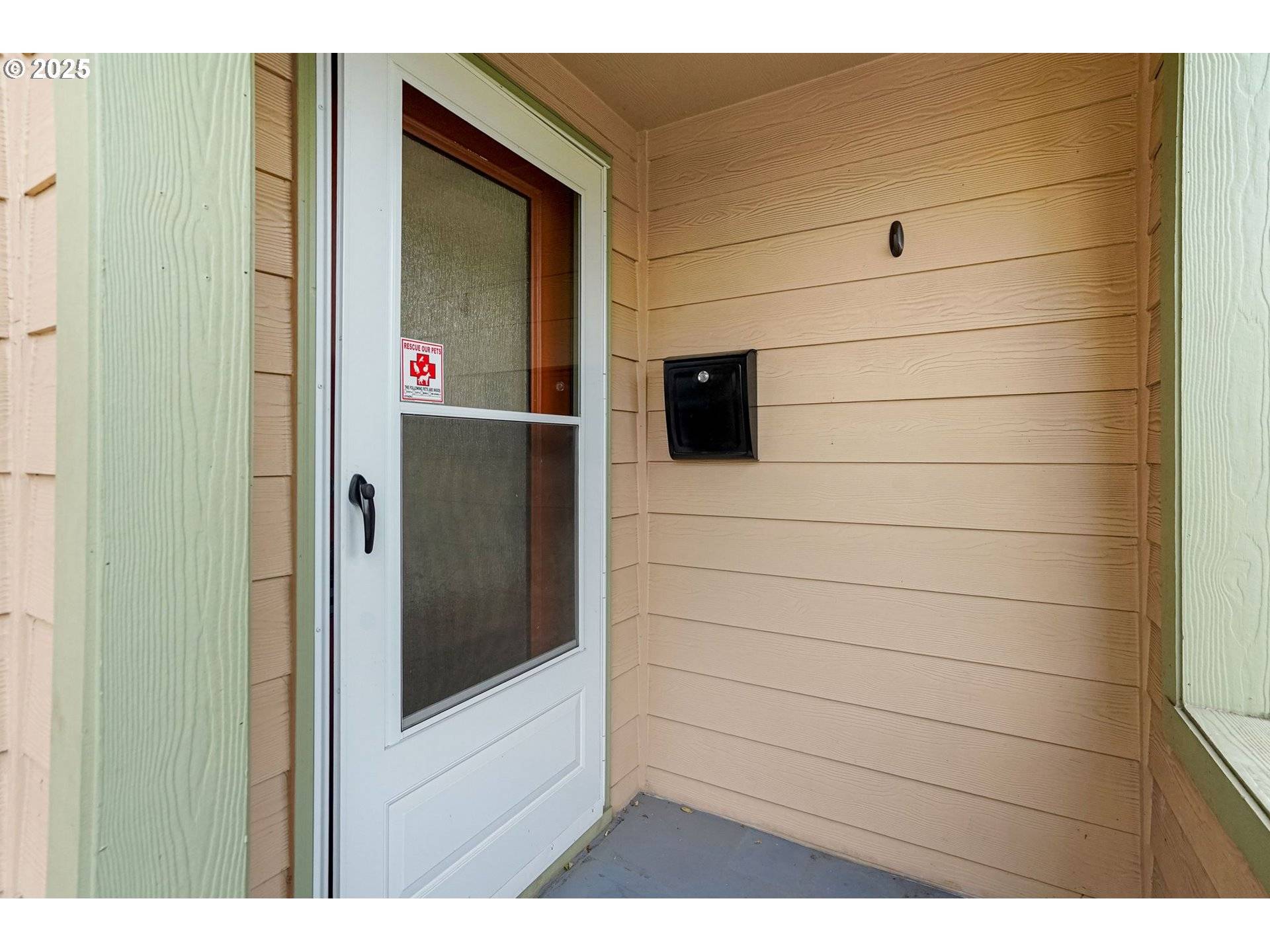 Salem, OR 97301,562 21ST ST