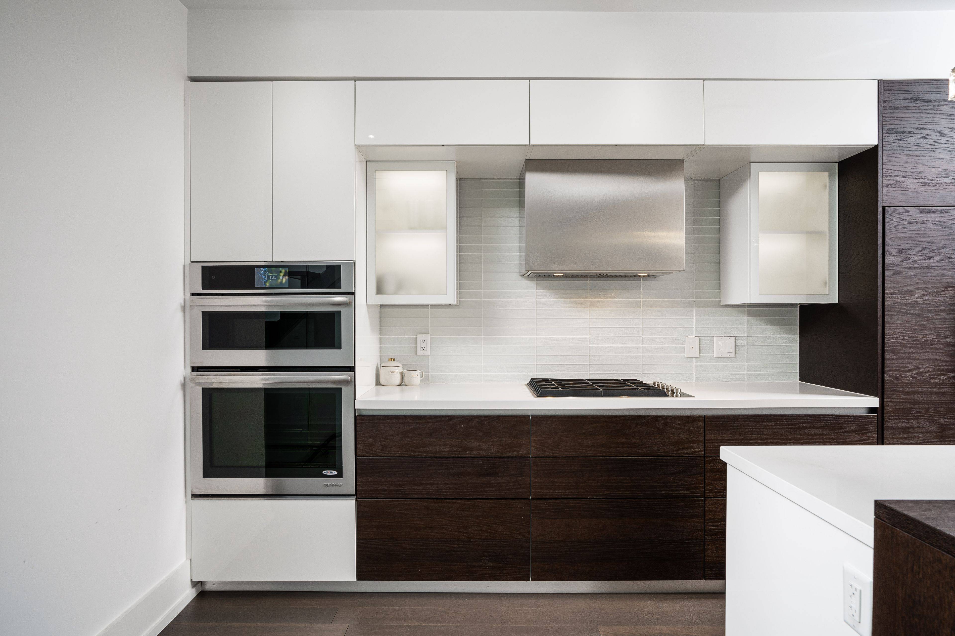 Toronto C01, ON M6H 0C4,3 Sylvan AVE