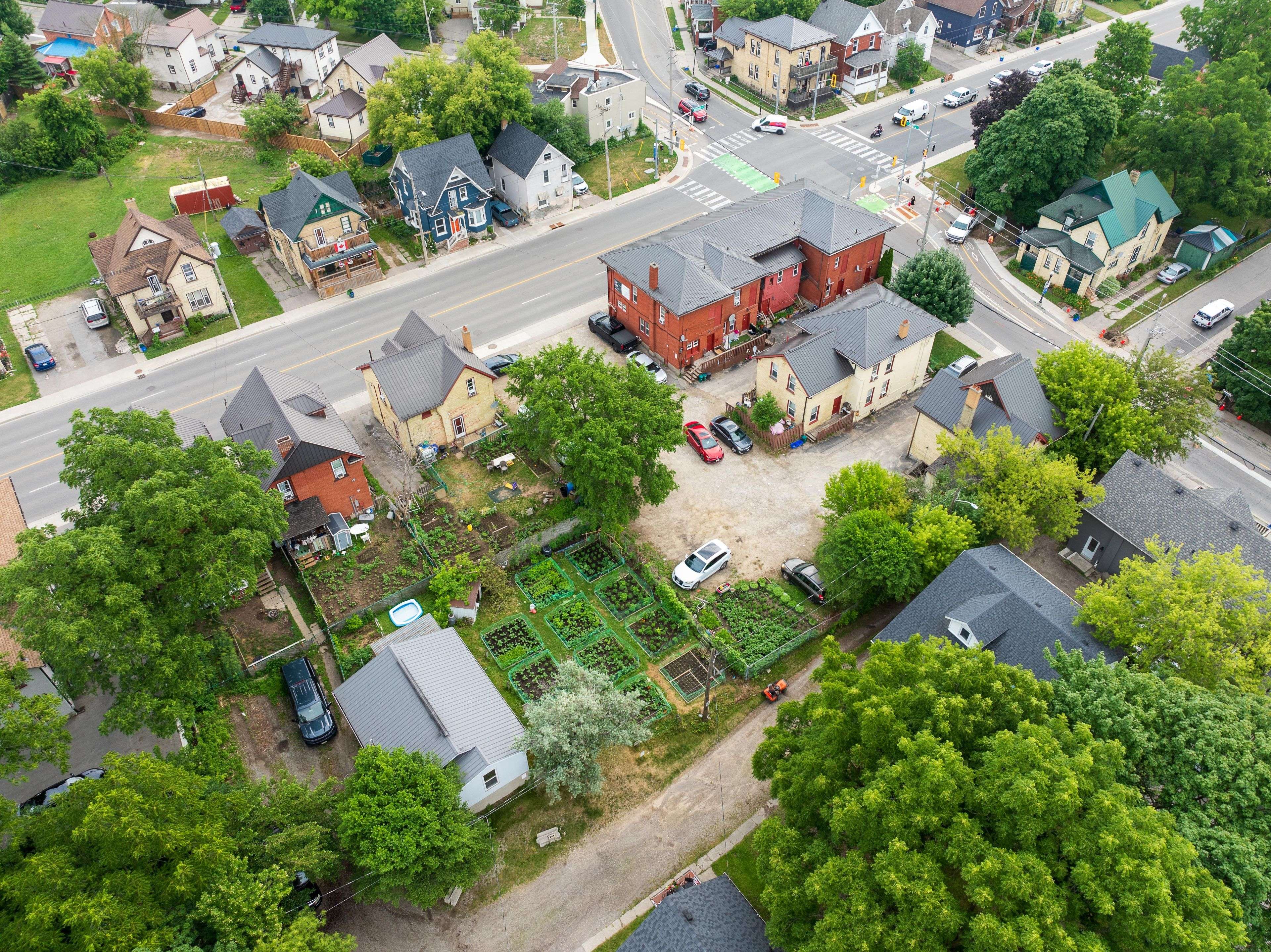 Kitchener, ON N2H 1C6,95-109 Weber ST E