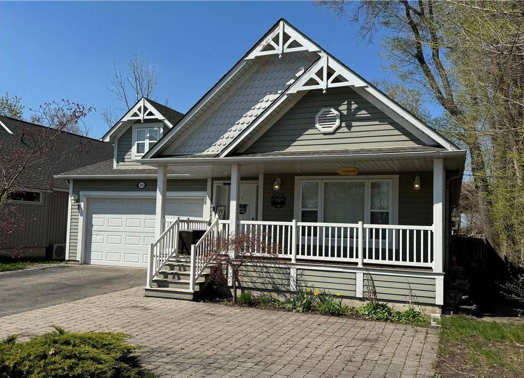 Hamilton, ON L8H 6Z4,996 BEACH BLVD