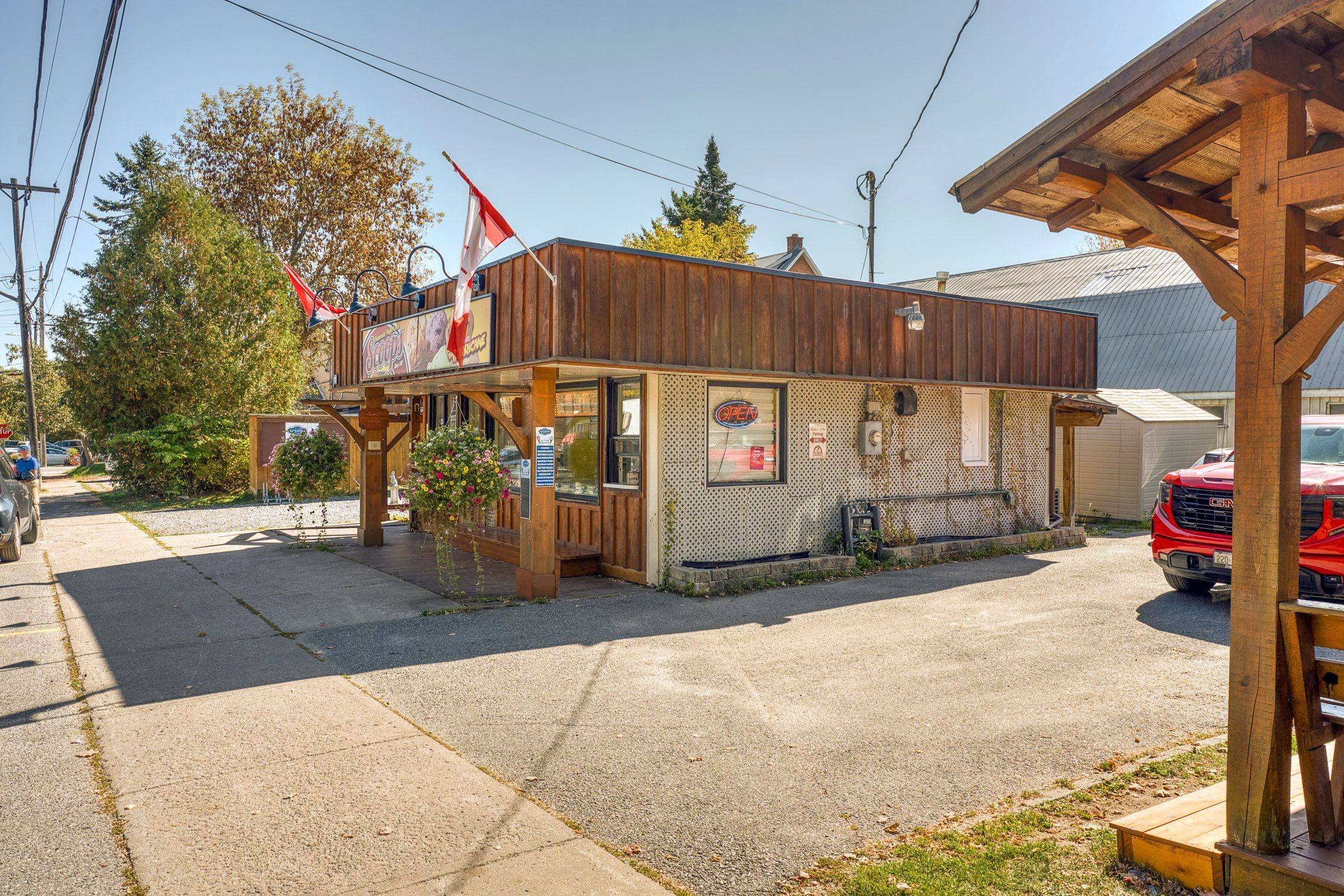 Mississippi Mills, ON K0A 2X0,111 Waba RD