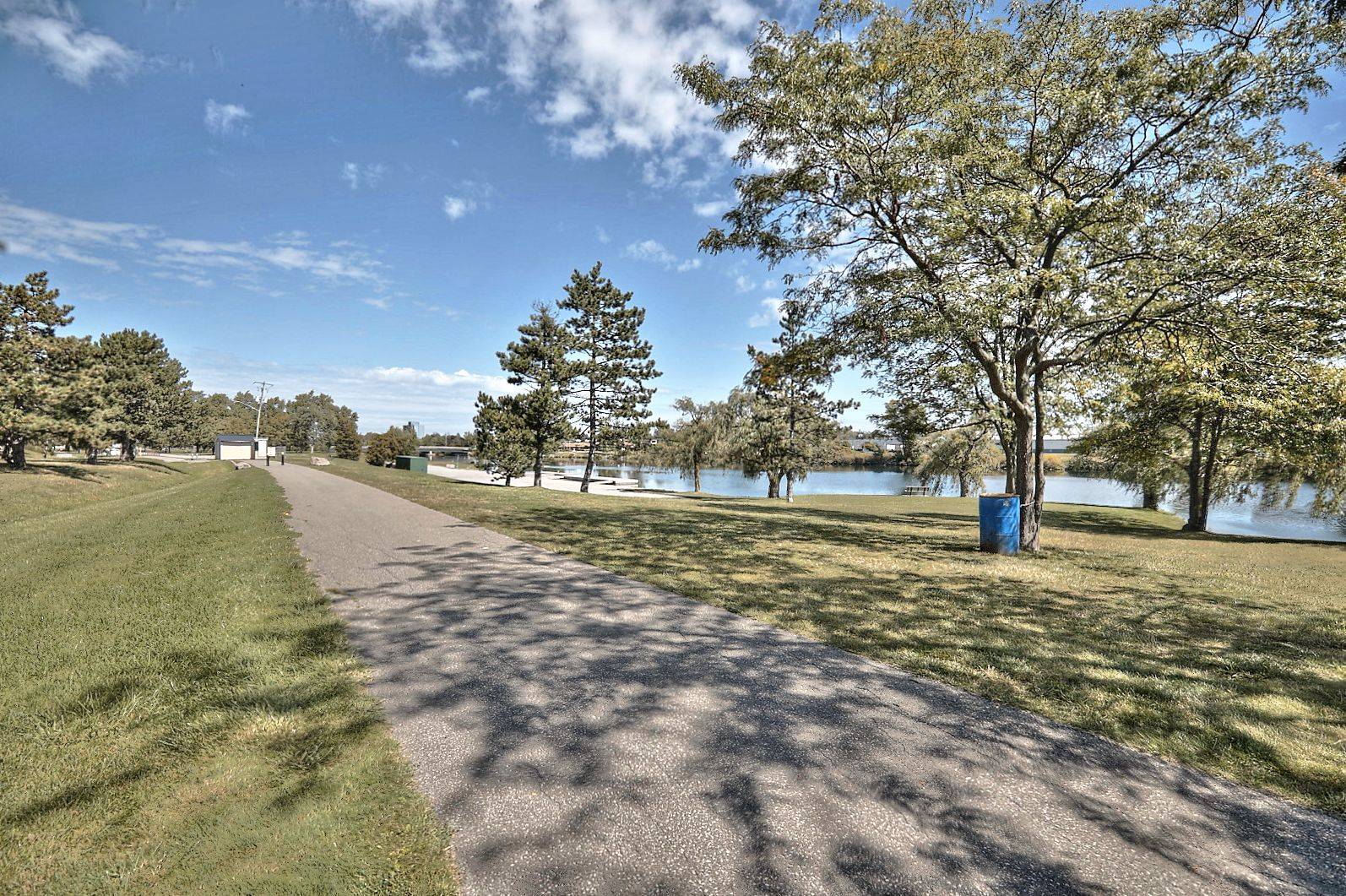 Welland, ON L3C 7B3,330 PRINCE CHARLES DR S #1309