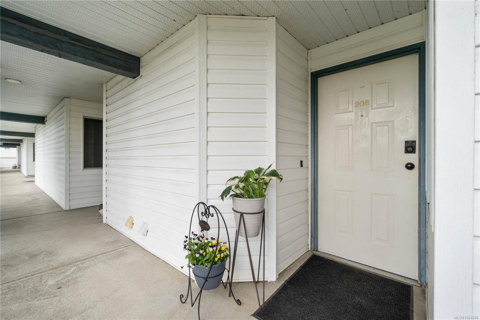 Nanaimo, BC V9T 3Y6,3087 Barons Rd #206