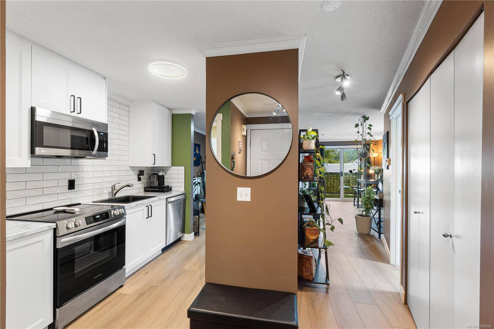 Nanaimo, BC V9T 3Y6,3087 Barons Rd #206