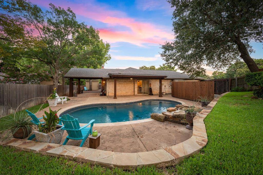 Euless, TX 76039,902 Elmwood Court