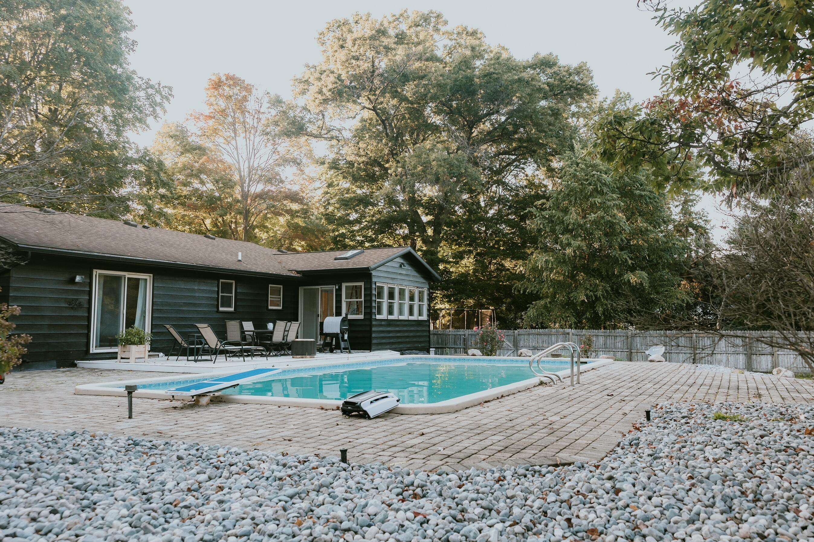 Hudsonville, MI 49426,4117 Crestlane DR